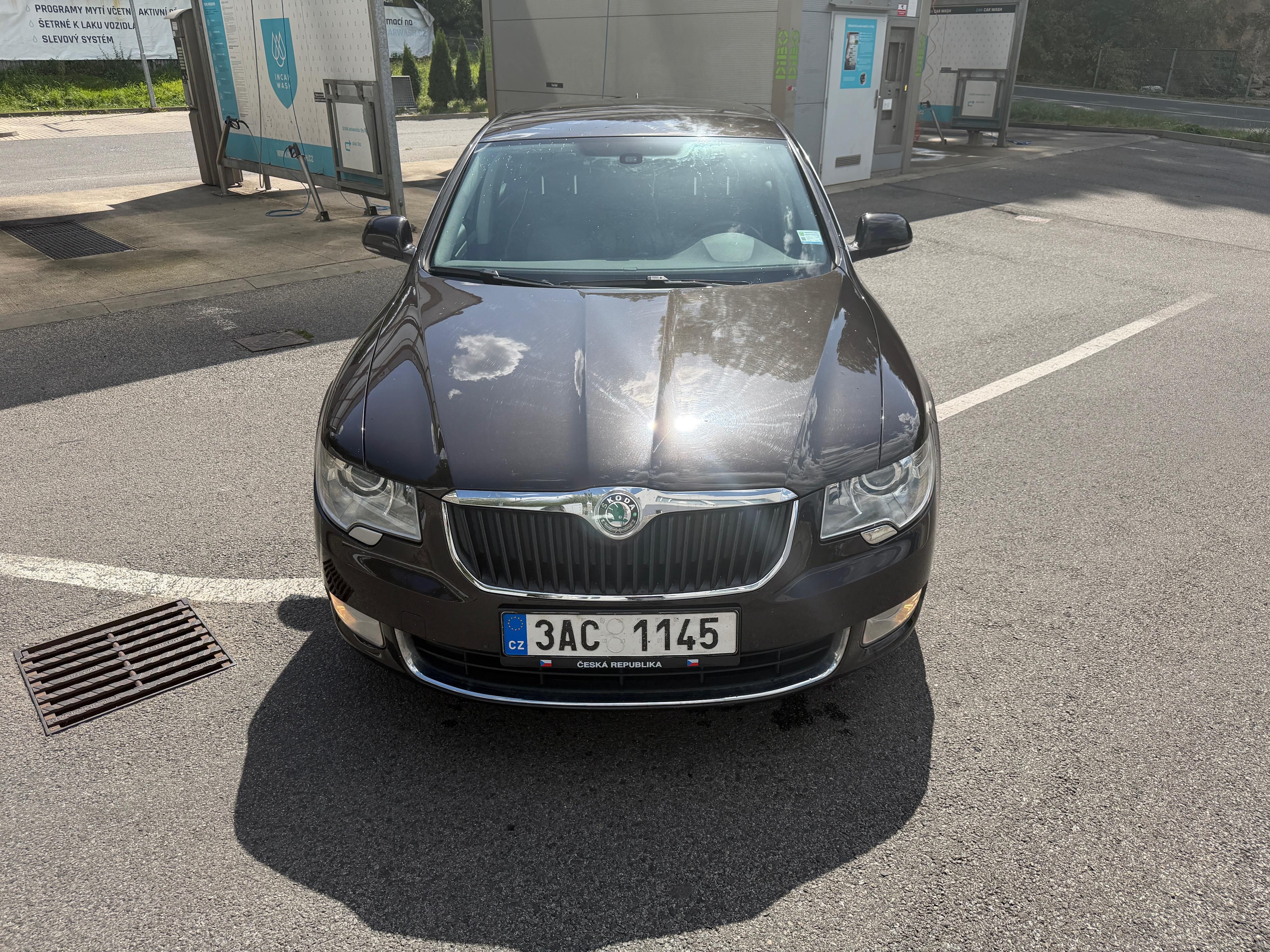 Škoda Superb, 125kw,klimatizace,automat - fotka 3
