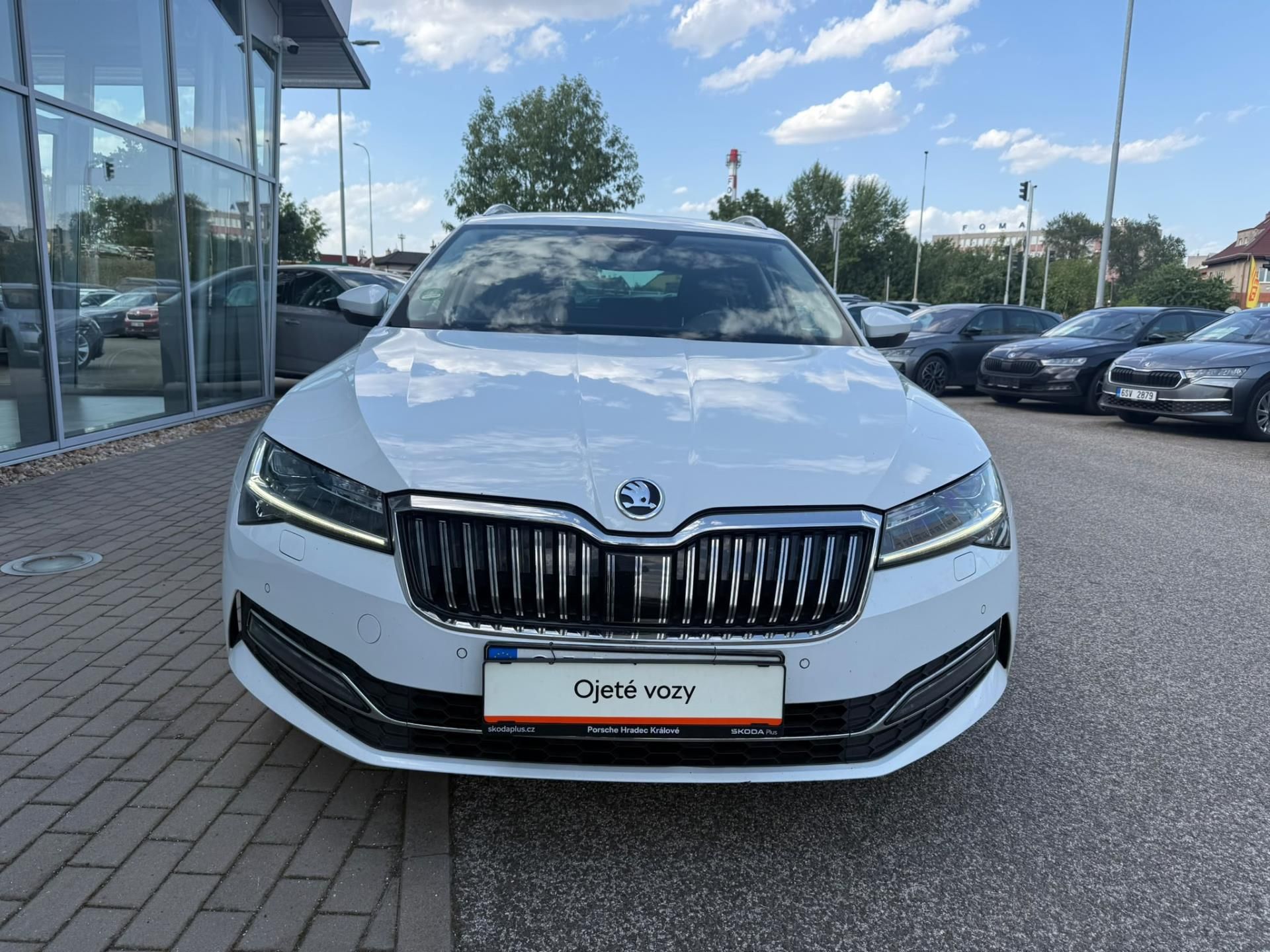 Škoda Superb, Style 2.0 TDI 147kw DSG 4x4 Co - fotka 4