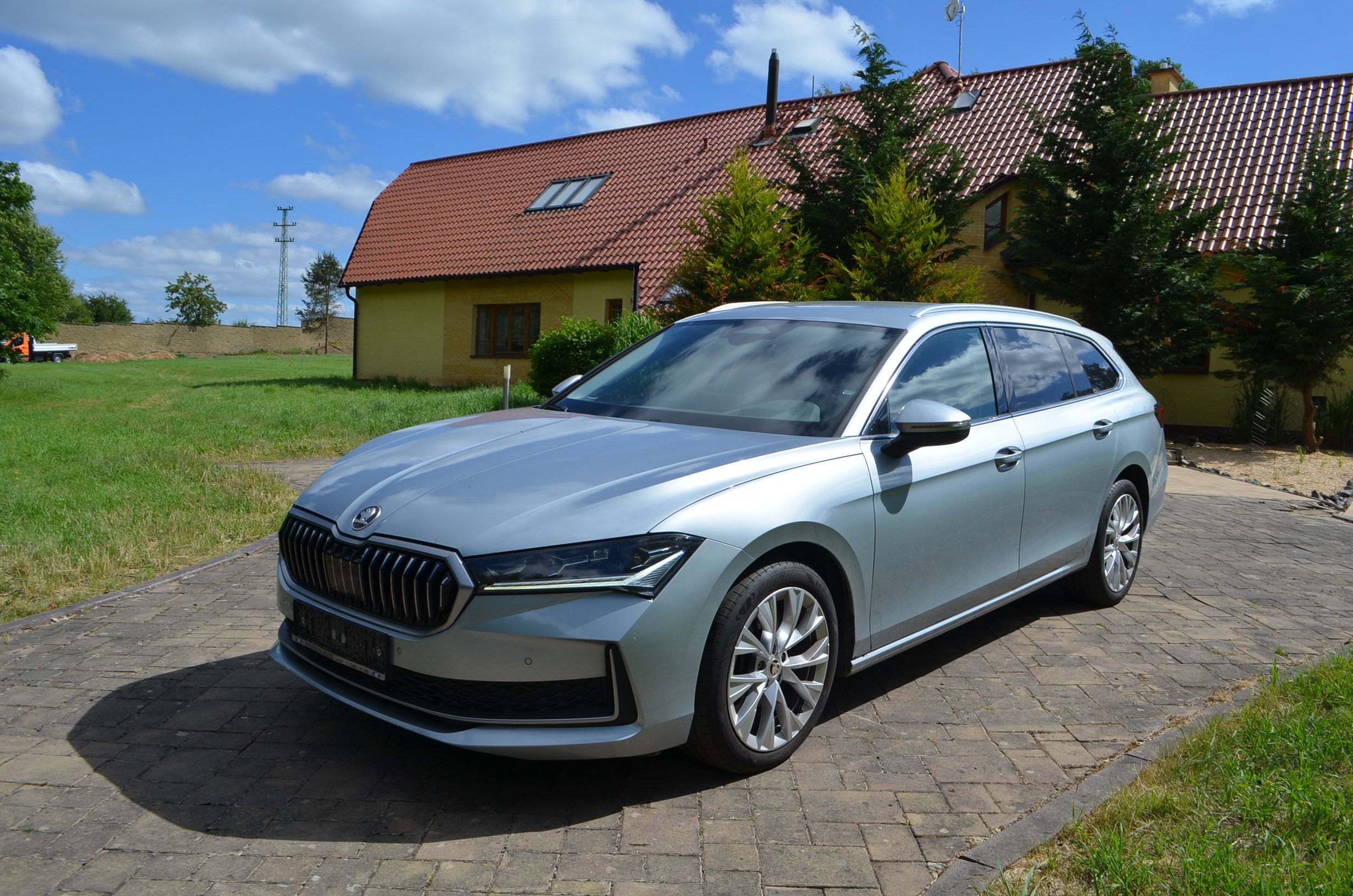 Škoda Superb, 2.0TDI*DSG*200PS*LAURIN*WEBAST