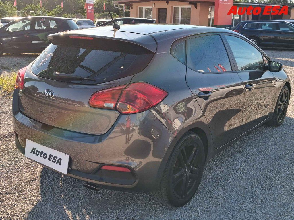 Kia Cee´d, 1.6GDi,2.maj,ČR - fotka 4