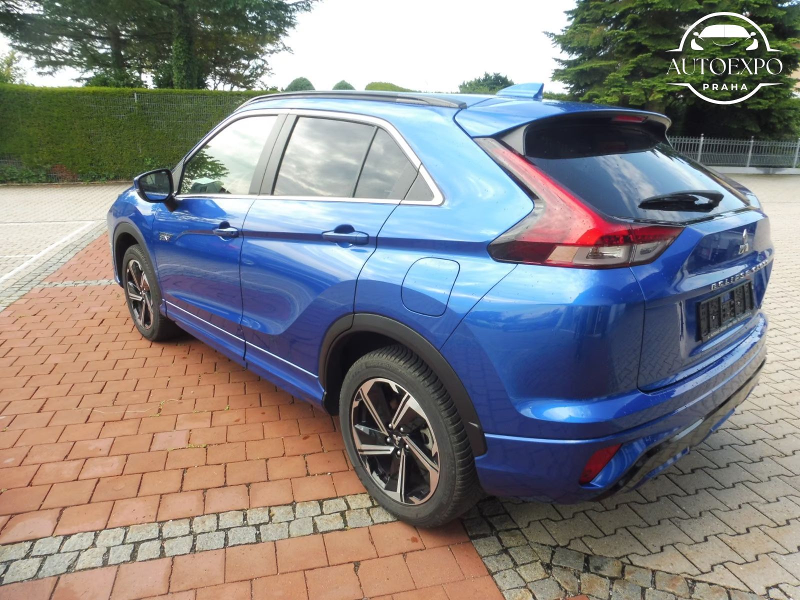 Mitsubishi Eclipse Cross, 2,4 PHEV Plus Select 4 WD - fotka 4