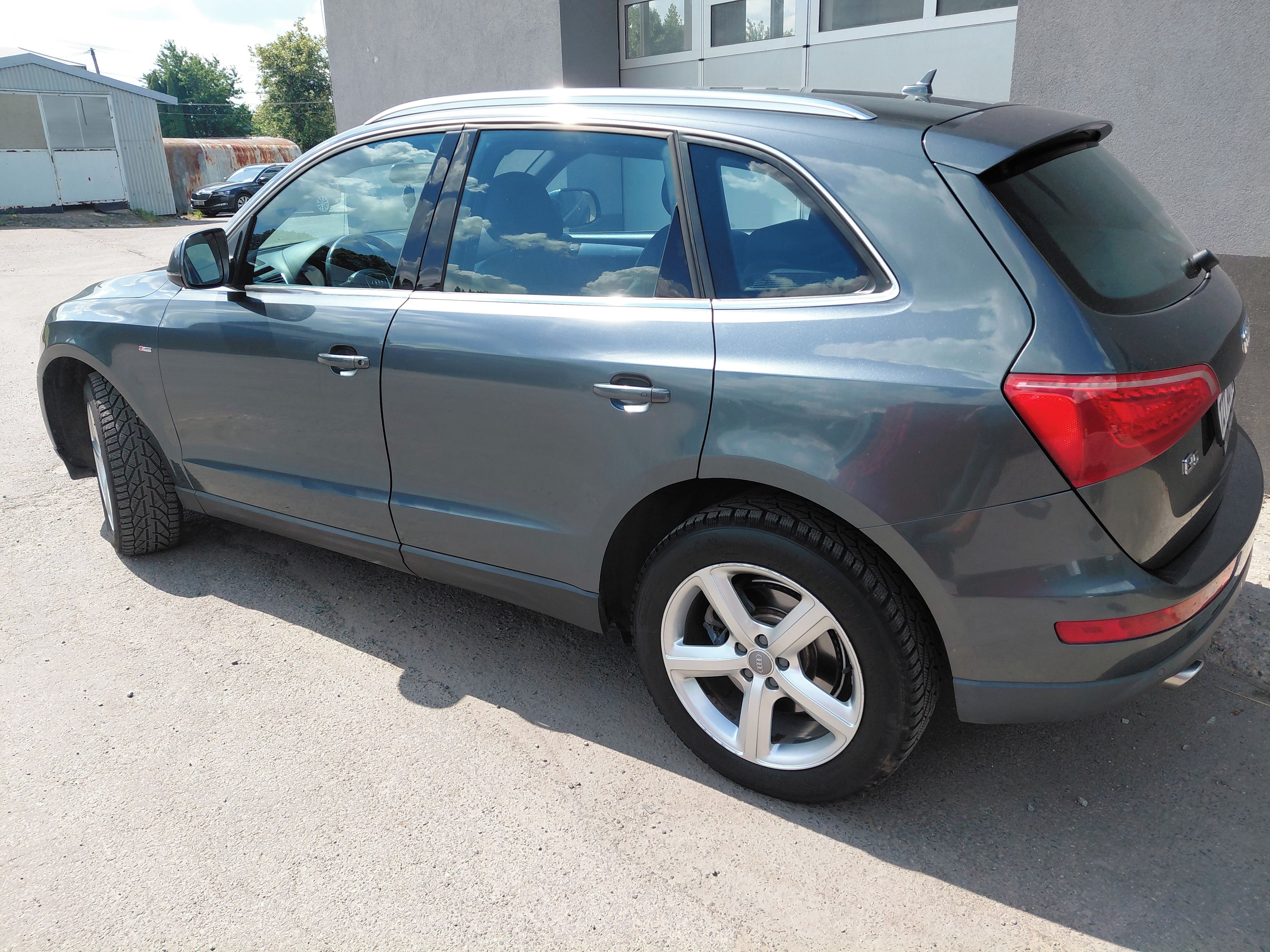 Audi Q5, 3.0 TDi S-line 4x4 r.11 PĚKNÁ - fotka 3