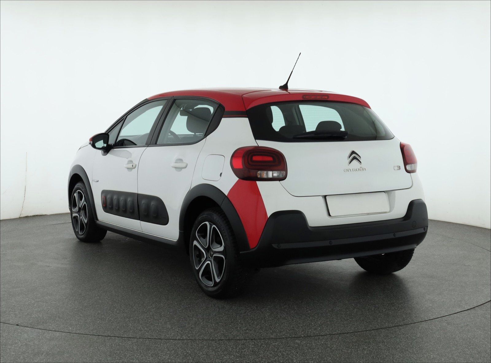 Citroën C3, 1.2 PureTech, Klima, Tempomat - fotka 4