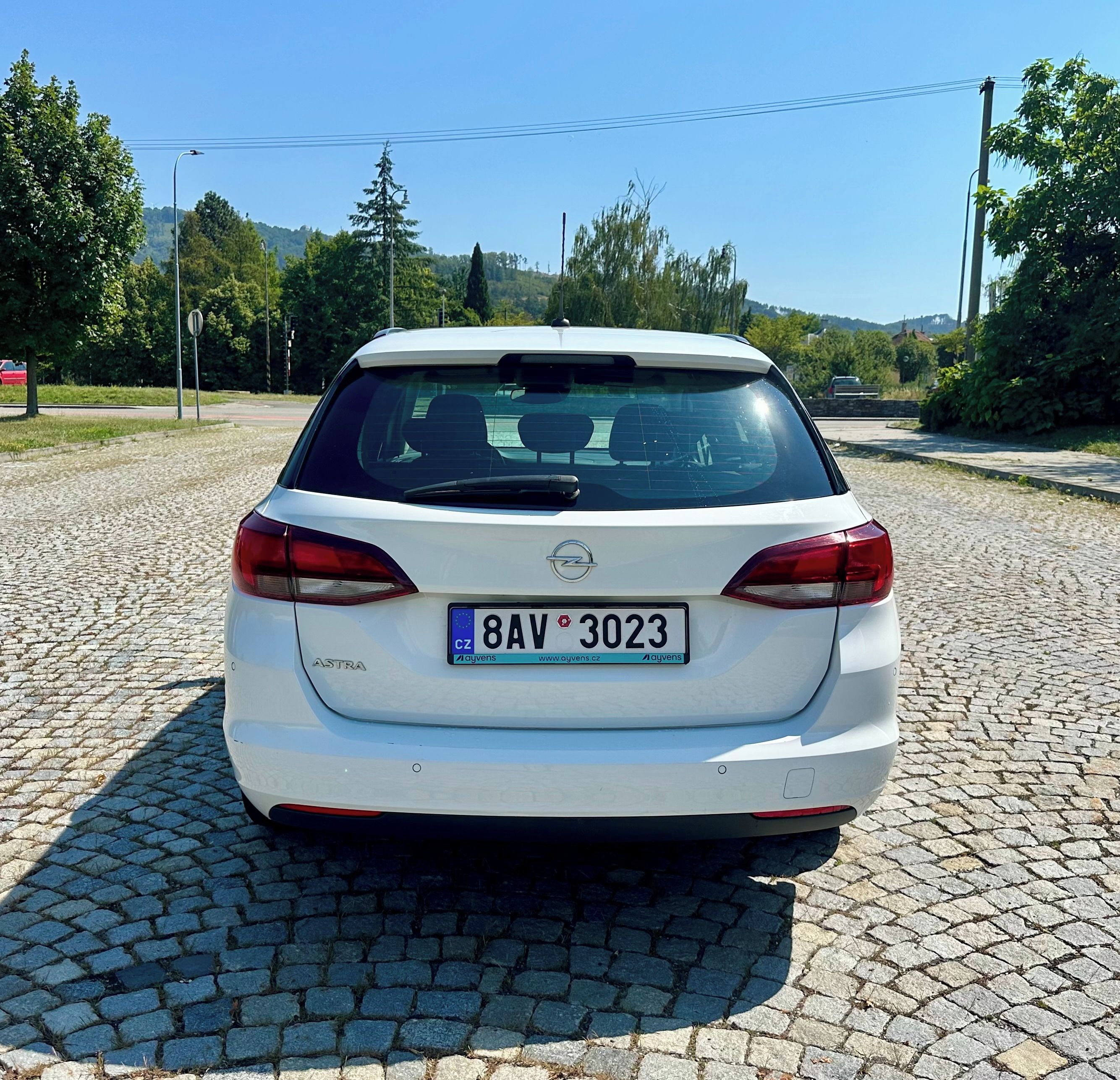 Opel Astra, 1.5 CDTi 90kw Elegance, 1. Maj - fotka 4