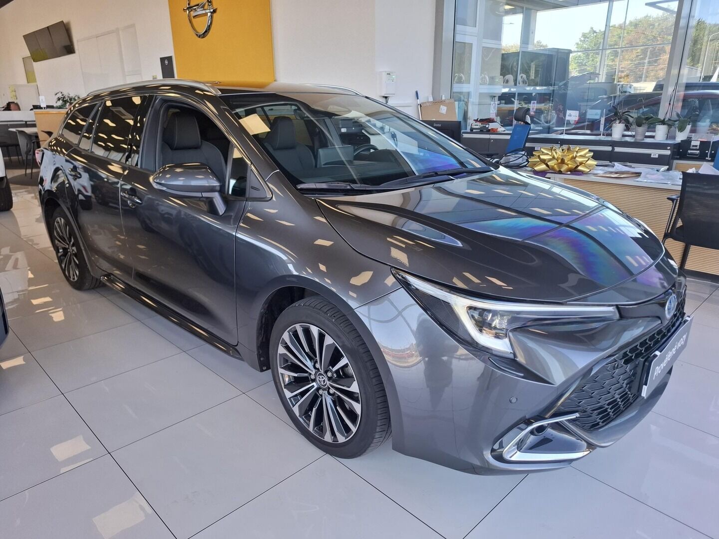 Toyota Corolla, 2.0HEV 112KW Style 2024 - fotka 2