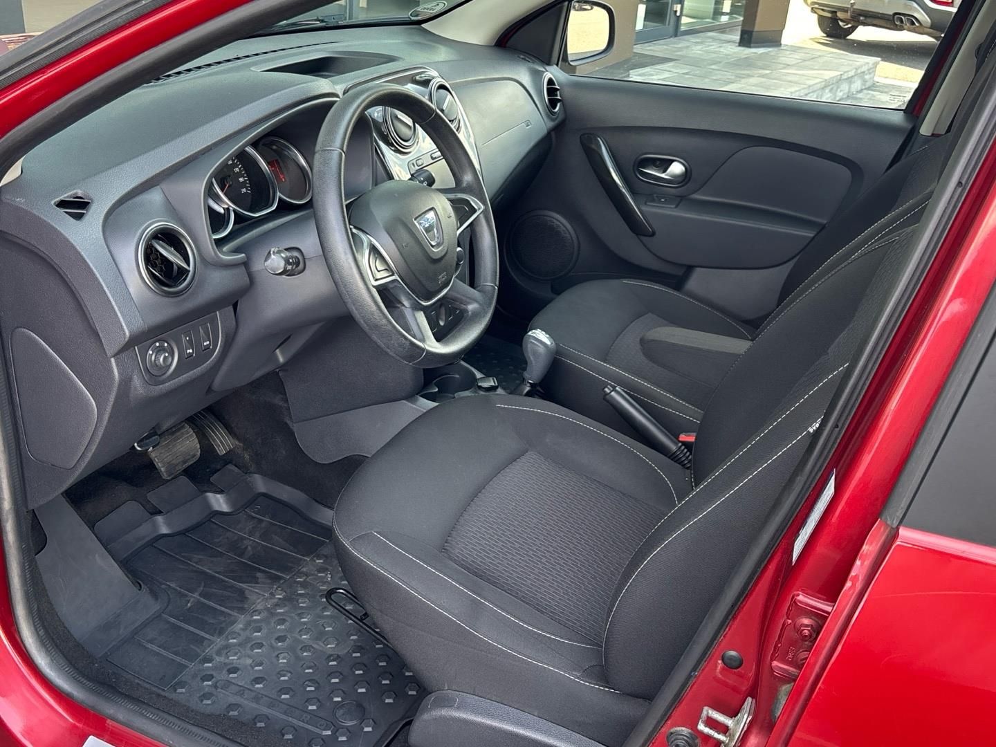 Dacia Sandero, 0.9 SCe / 66 kW Arctica Automa - fotka 6