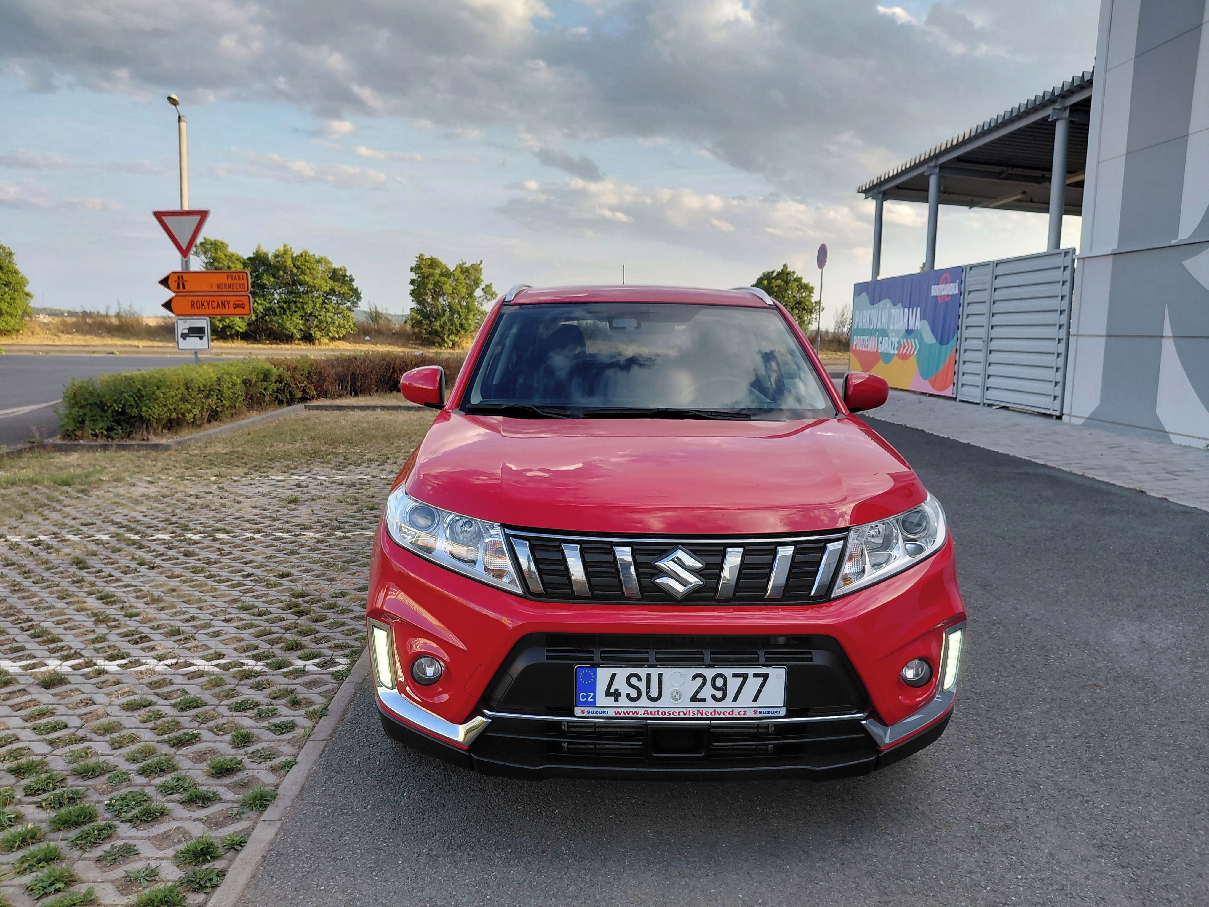 Suzuki Vitara, 1.4 103KW 4x4 1MAJ,VELMI PĚKNÁ - fotka 2