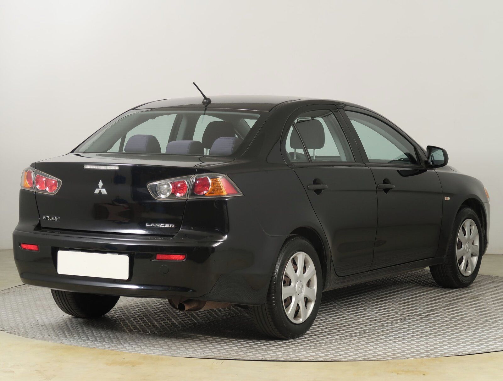 Mitsubishi Lancer, 1.6 MIVEC, ČR,1.maj - fotka 5