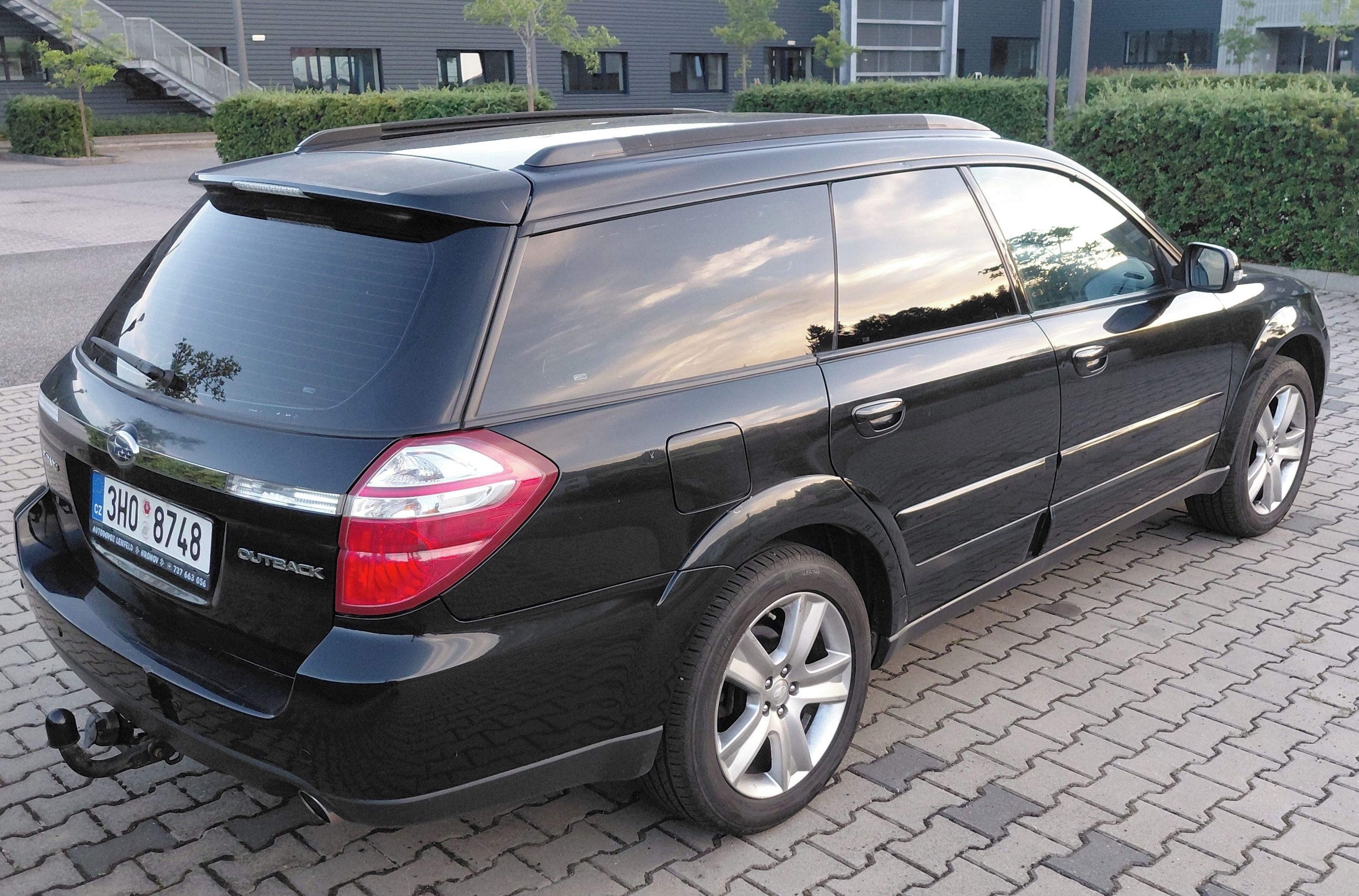 Subaru Outback, 2.5i 4x4 koupeno v ČR, Neboura - fotka 4