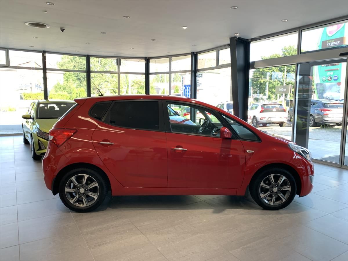 Hyundai ix20, 1,6 i 91 kW MT Tricolor Club - fotka 4
