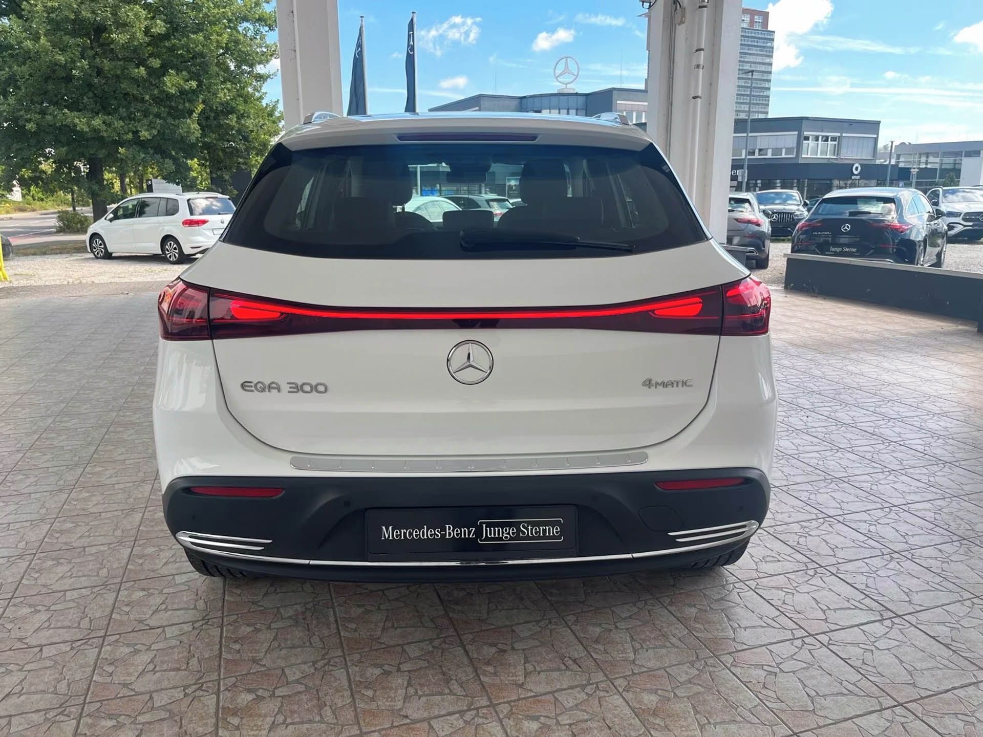 Mercedes-Benz EQA, 300 4M Prog. 360 Taž Distronic - fotka 6