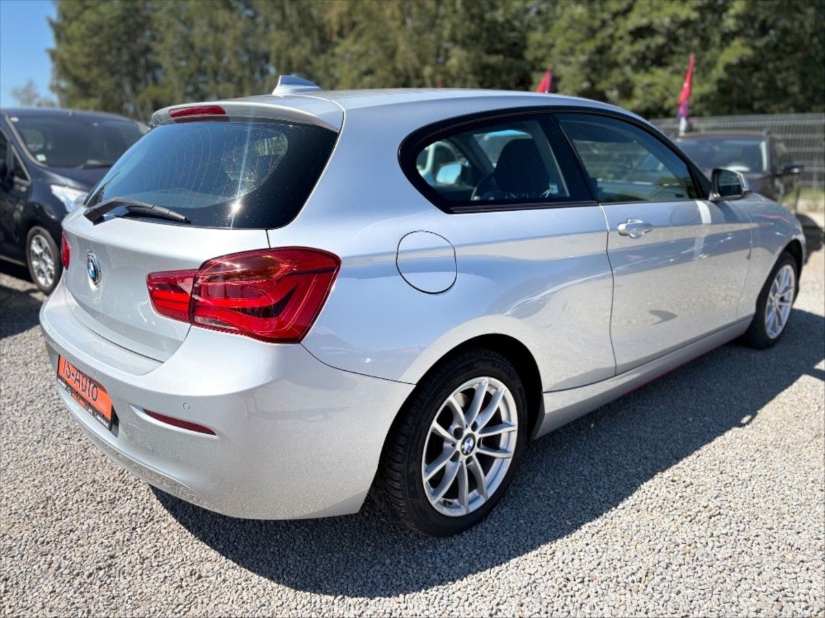BMW Řada 1, 2,0 118d xDrive 3 dveř - fotka 3