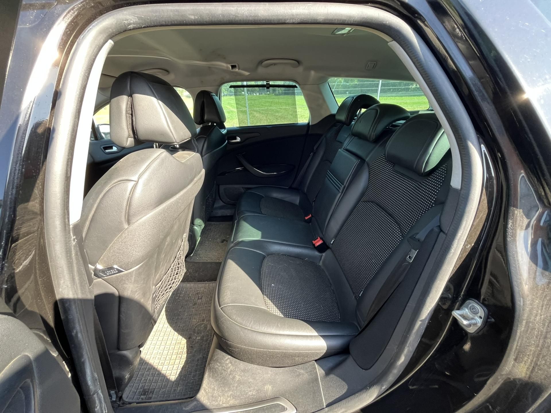 Citroën C5, 2.2HDi 150kw AT Exclusive - fotka 6