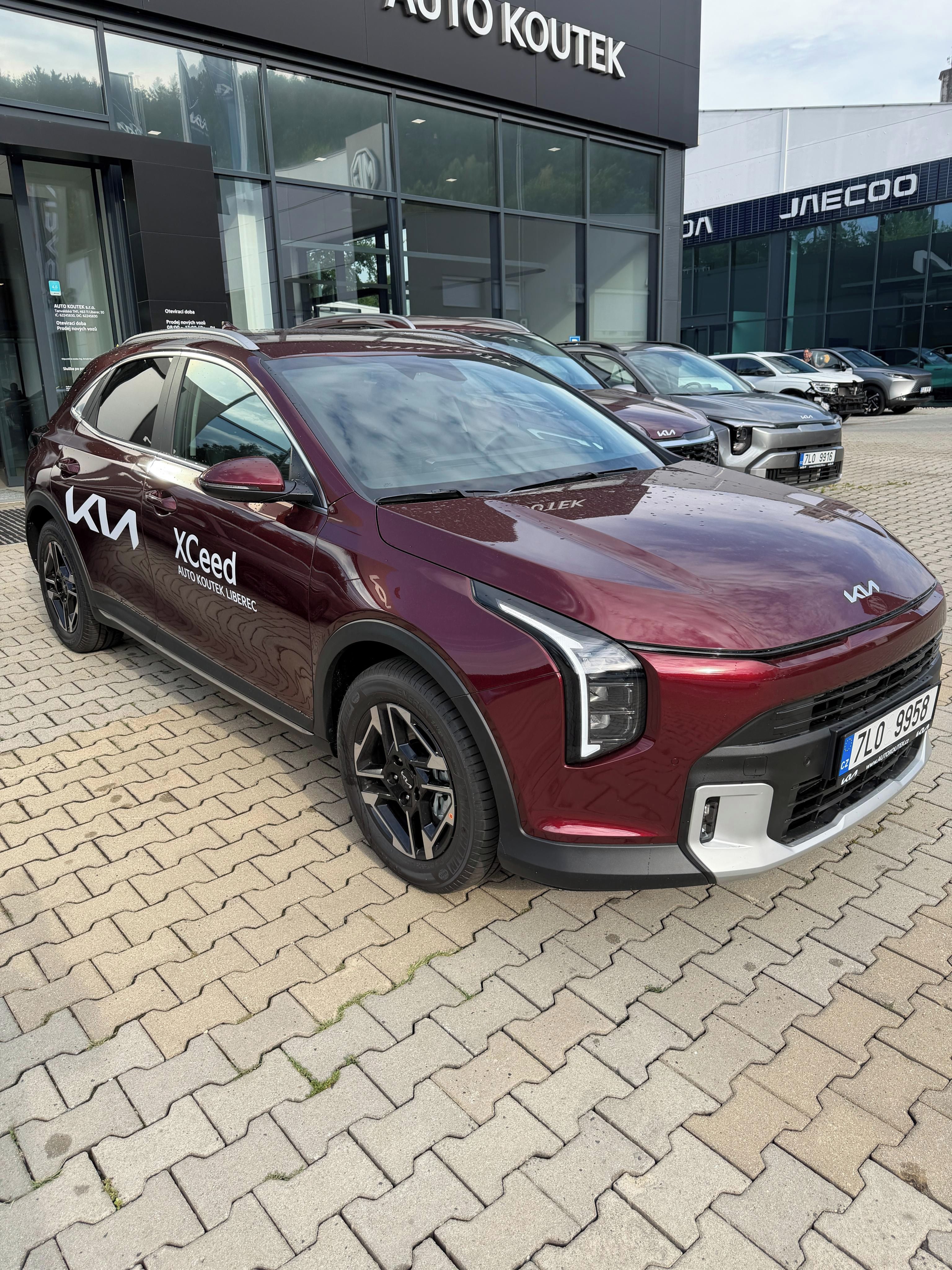 Kia XCee´d, 1,0TGDI EXCLUSIVE+WINTER - fotka 3