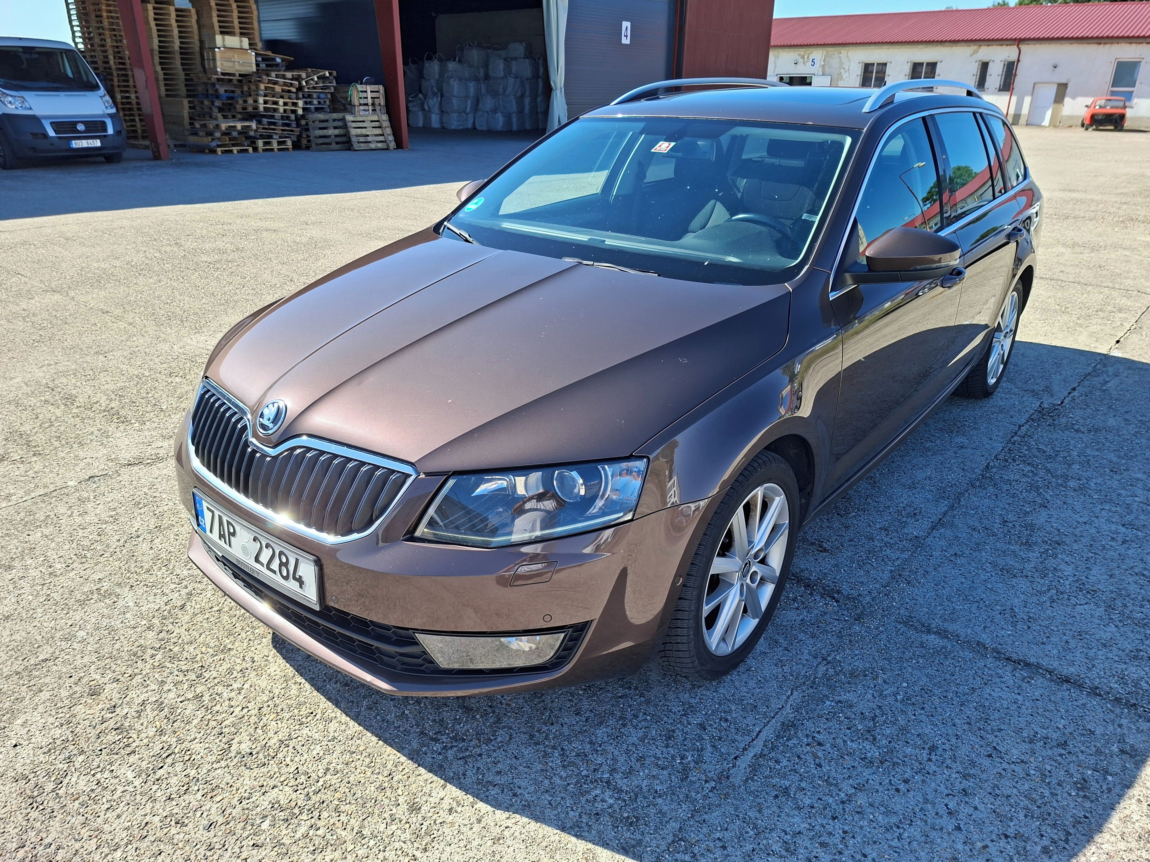 Škoda Octavia, Elegance,Xenony,Panorama, - fotka 3