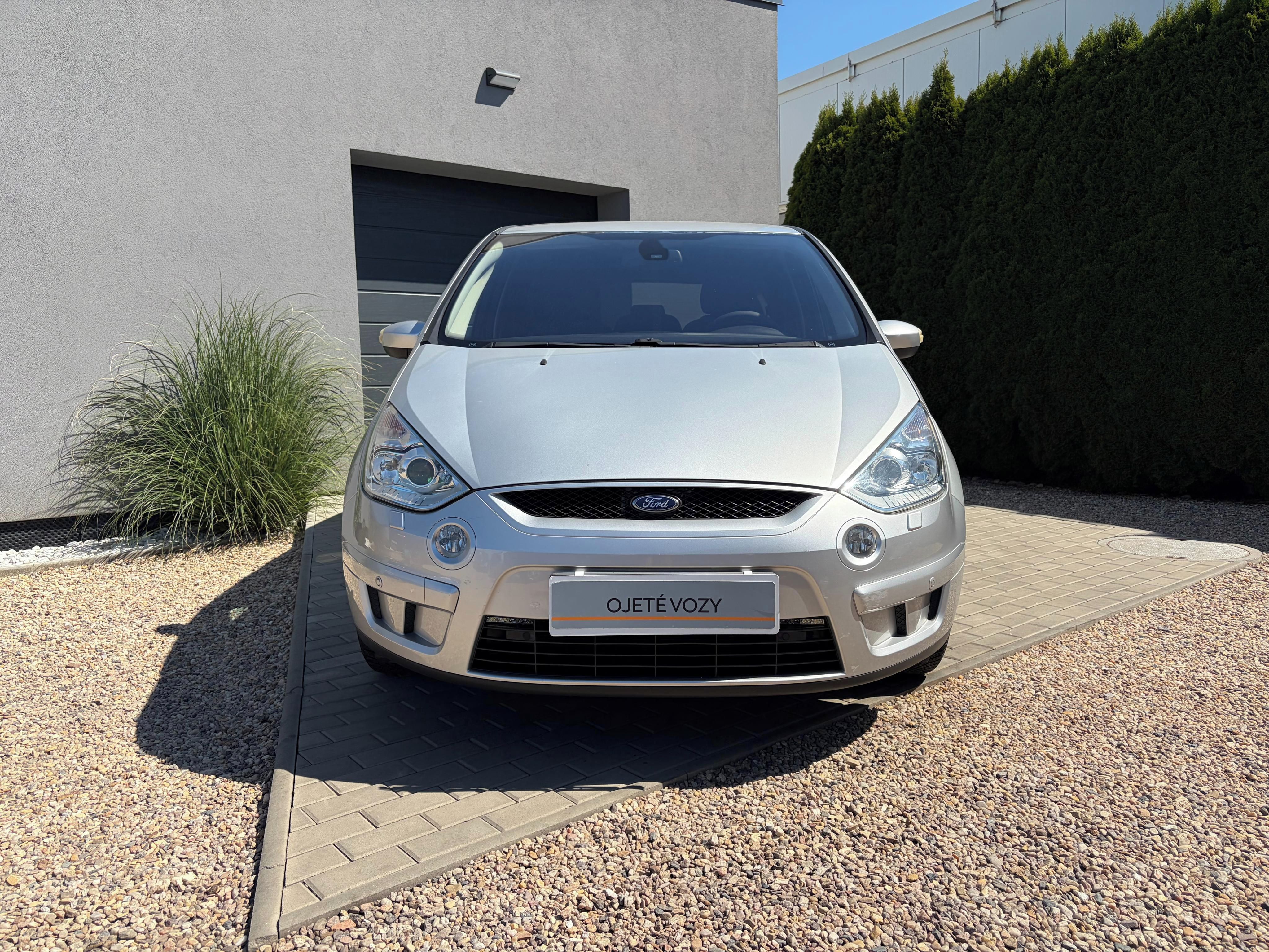 Ford S-MAX, 2.3i Duratec TITANIUM, 7 Míst - fotka 2