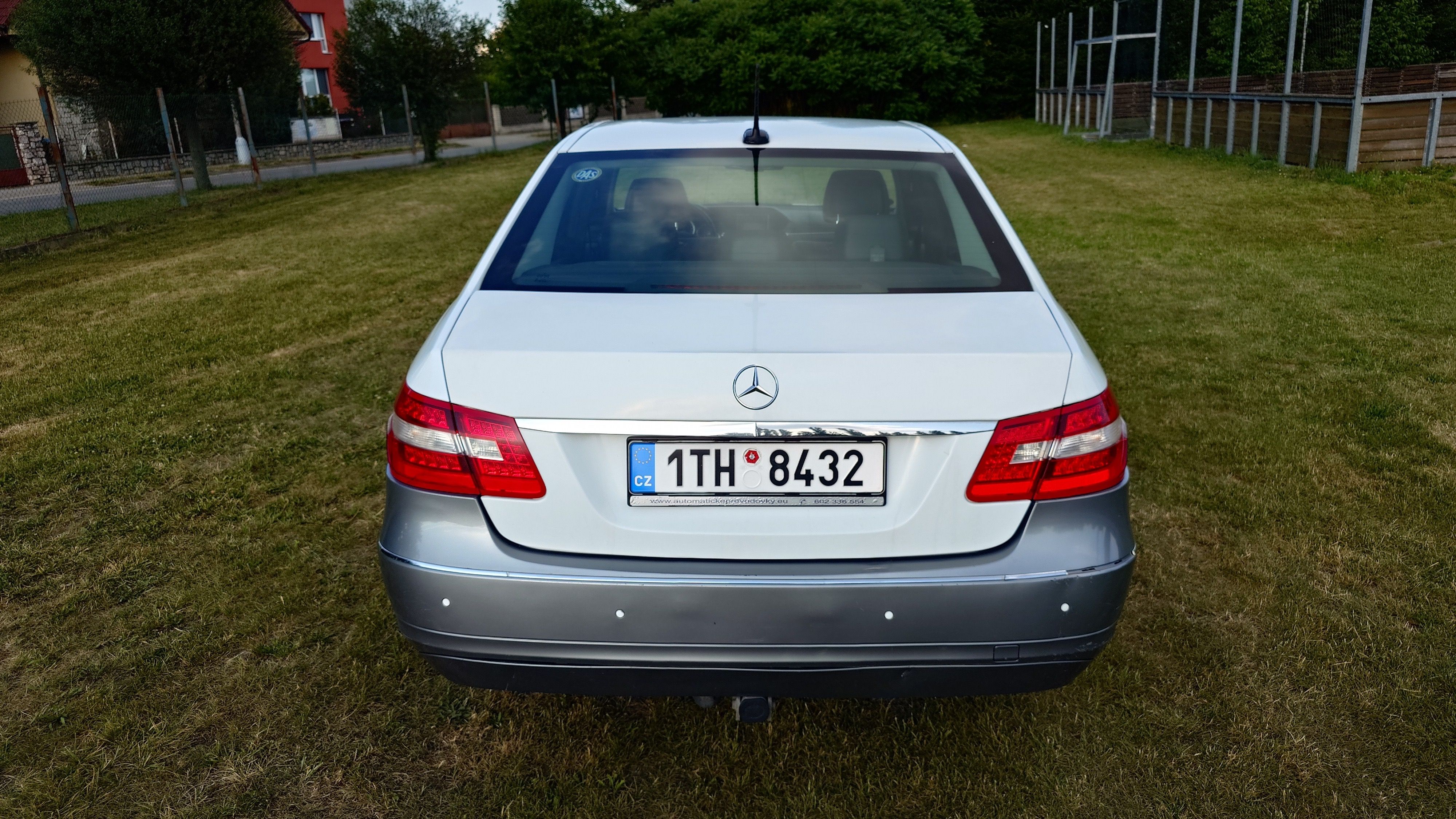 Mercedes-Benz Třídy E, vestavěné dětské podsedáky - fotka 6