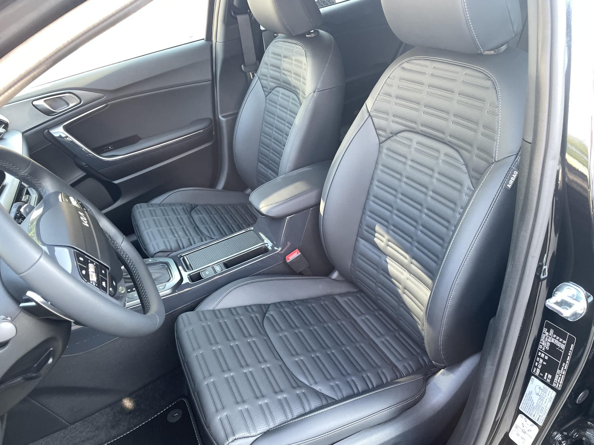 Kia XCee´d, 1,6T-GDi 7DCTOP 2027 - fotka 4