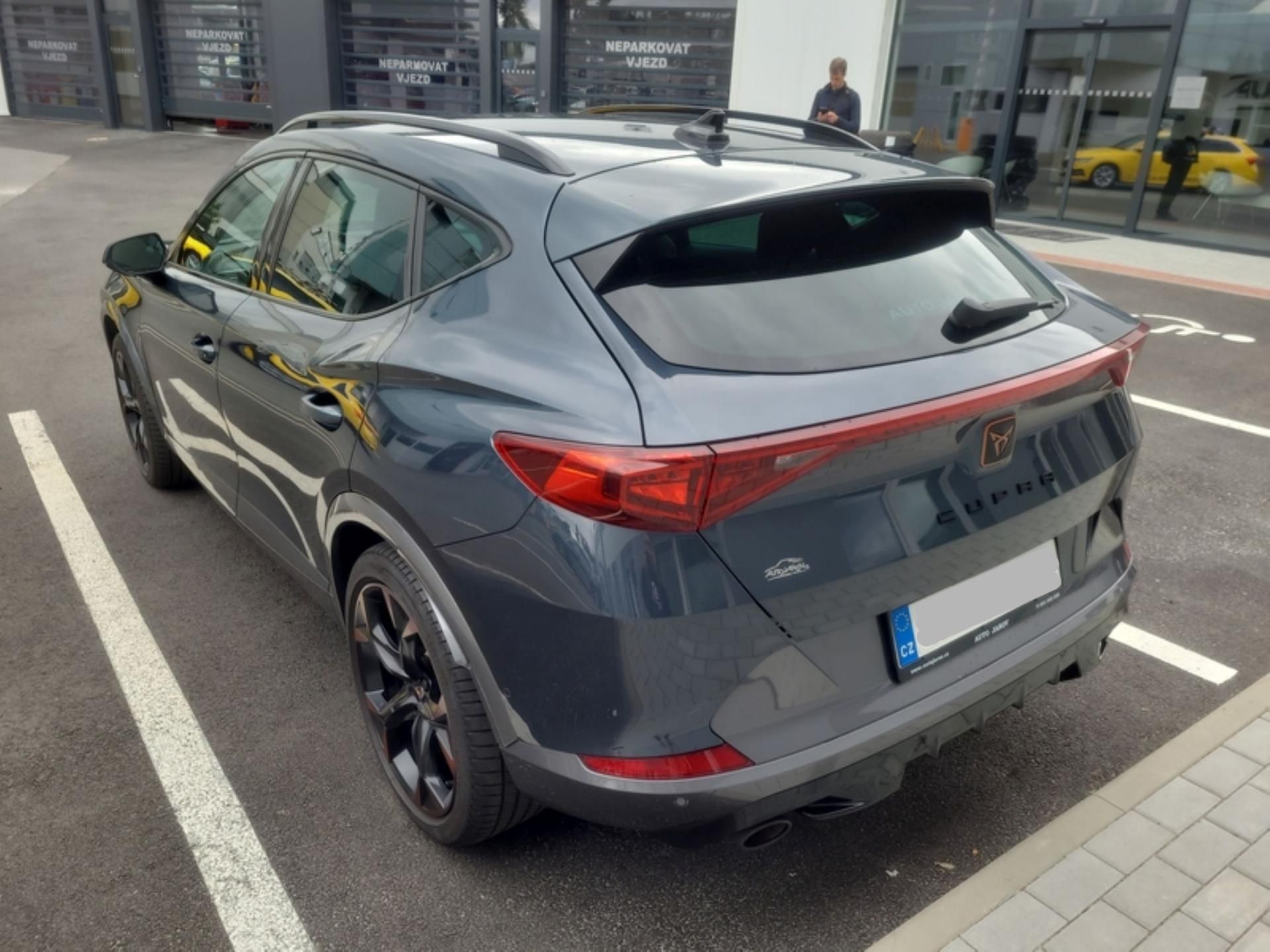Cupra Formentor, VZ 2,0 TSi/180kW - DSG,TZ,.... - fotka 4