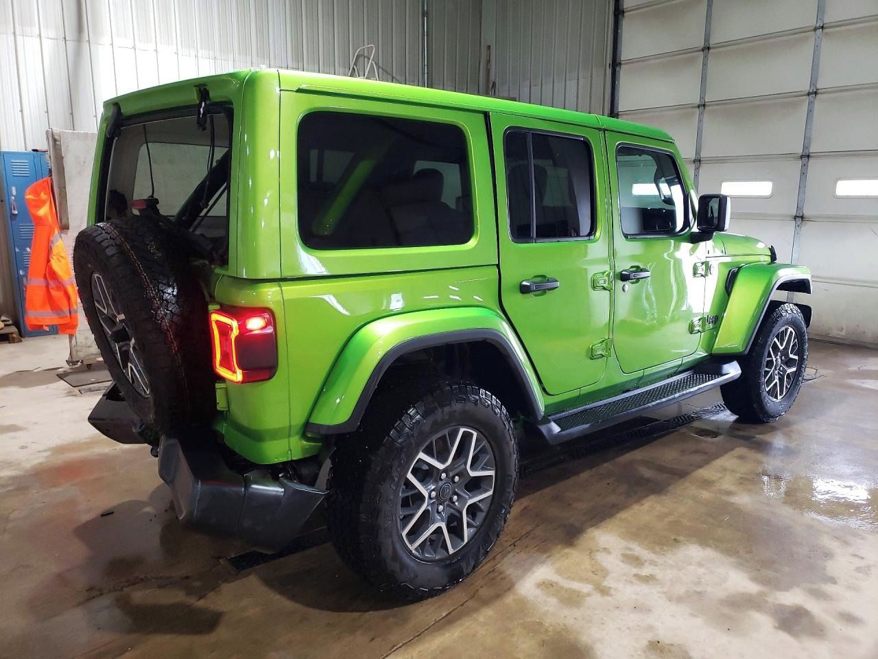 Jeep Wrangler Sahara, Auto na cestě - fotka 3