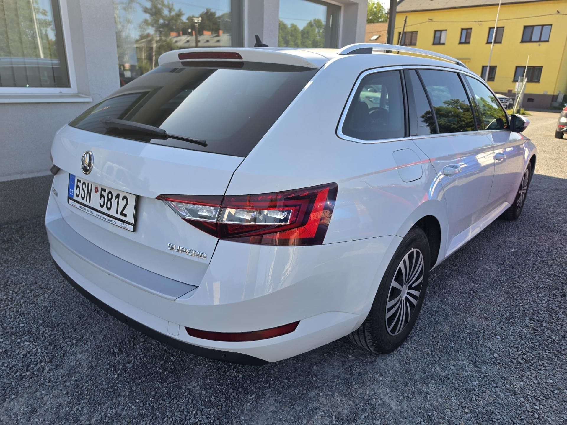 Škoda Superb, 2.0 TDI ALCANTRA Led DSG - fotka 4
