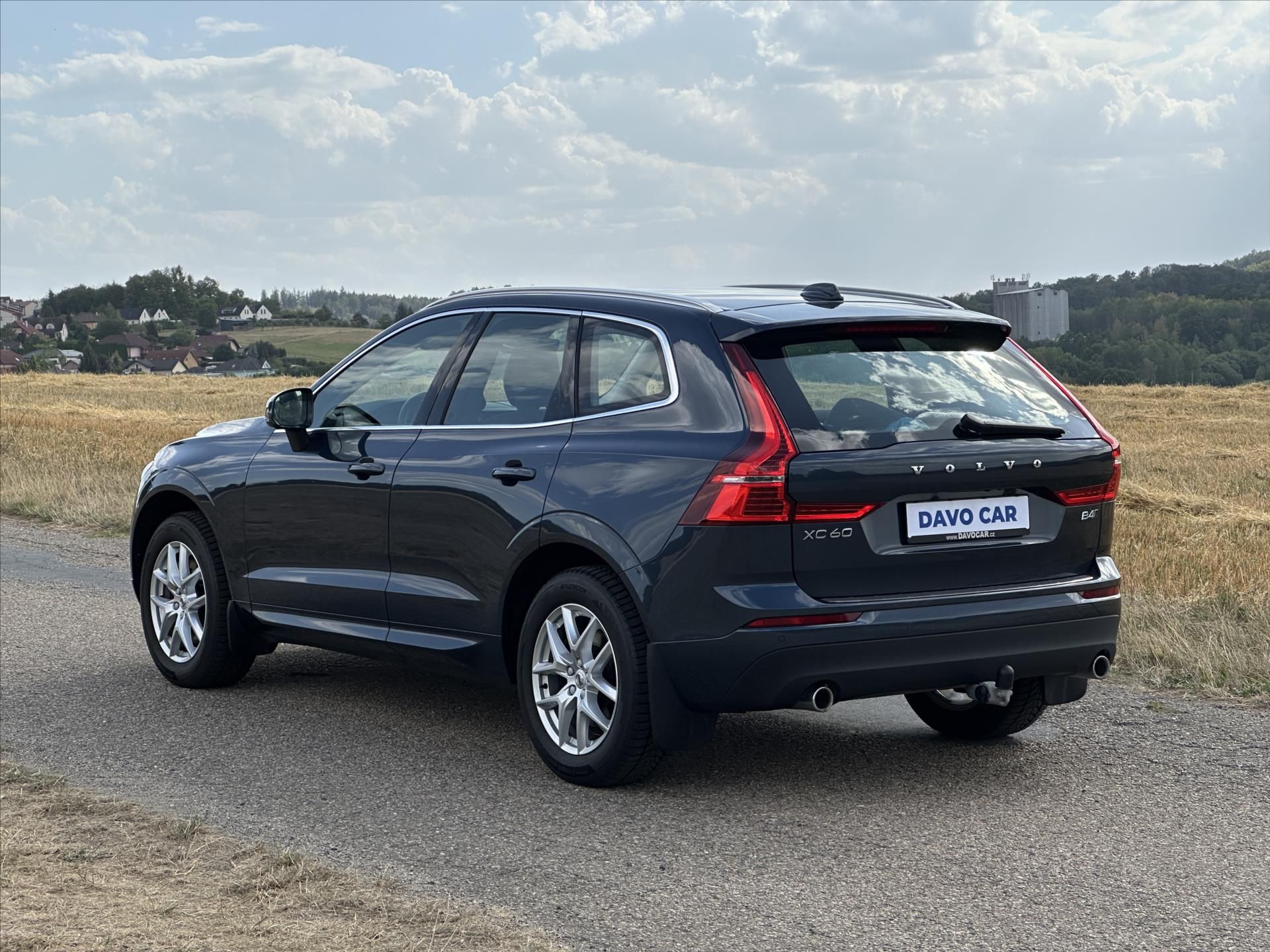 Volvo XC60, 2,0 145 kW D4 AWD Momentum - fotka 5
