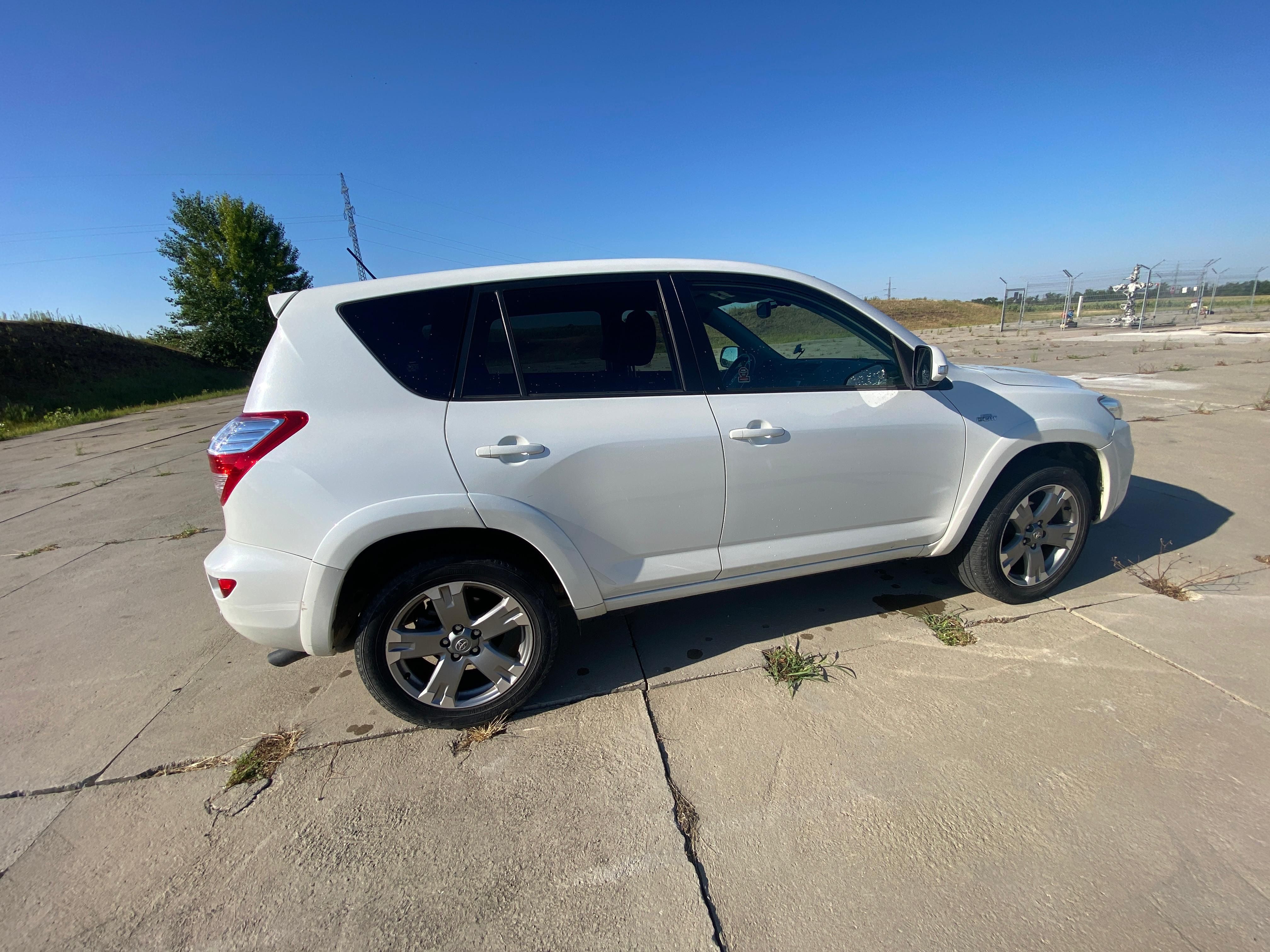 Toyota Rav4, 2,2 D -cat - fotka 4