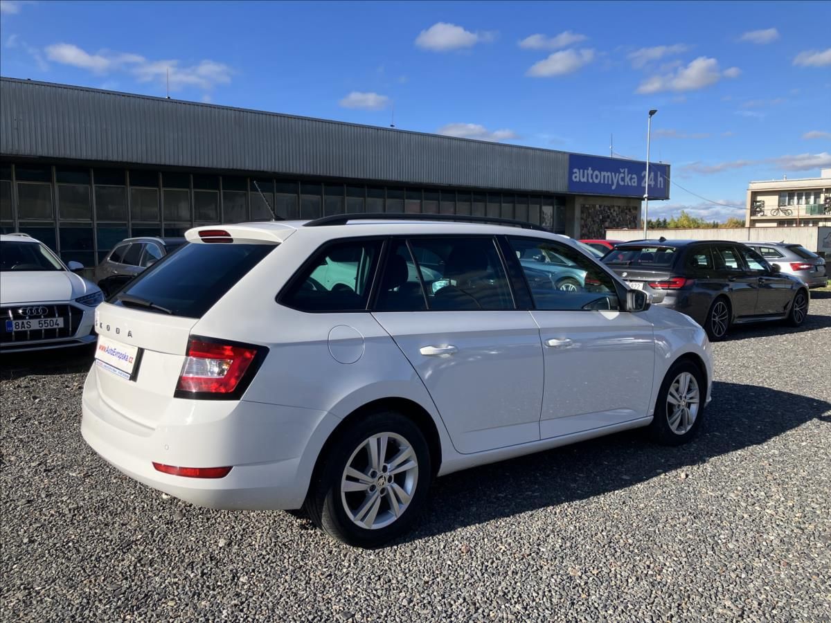 Škoda Fabia, 1,0 70 KW ABITION TOUR - fotka 6