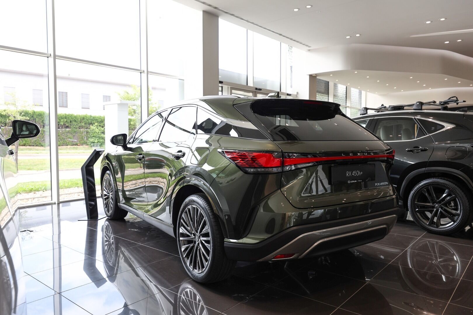 Lexus RX, 450h+ 2.5 PHEV LUXURY - fotka 3