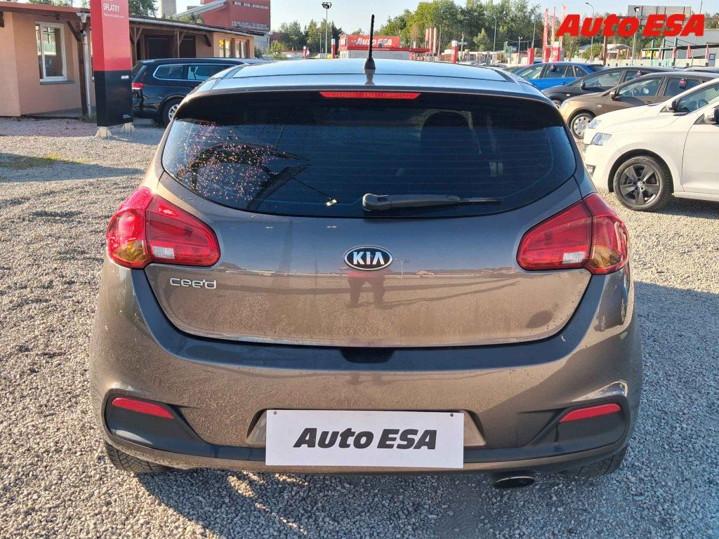 Kia Cee´d, 1.6GDi,2.maj,ČR - fotka 5