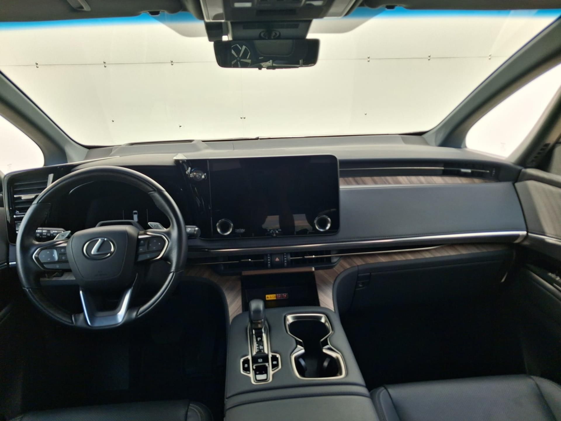 Lexus LM 350h, 2.5 HSD e-CVT AWD Luxury - fotka 5