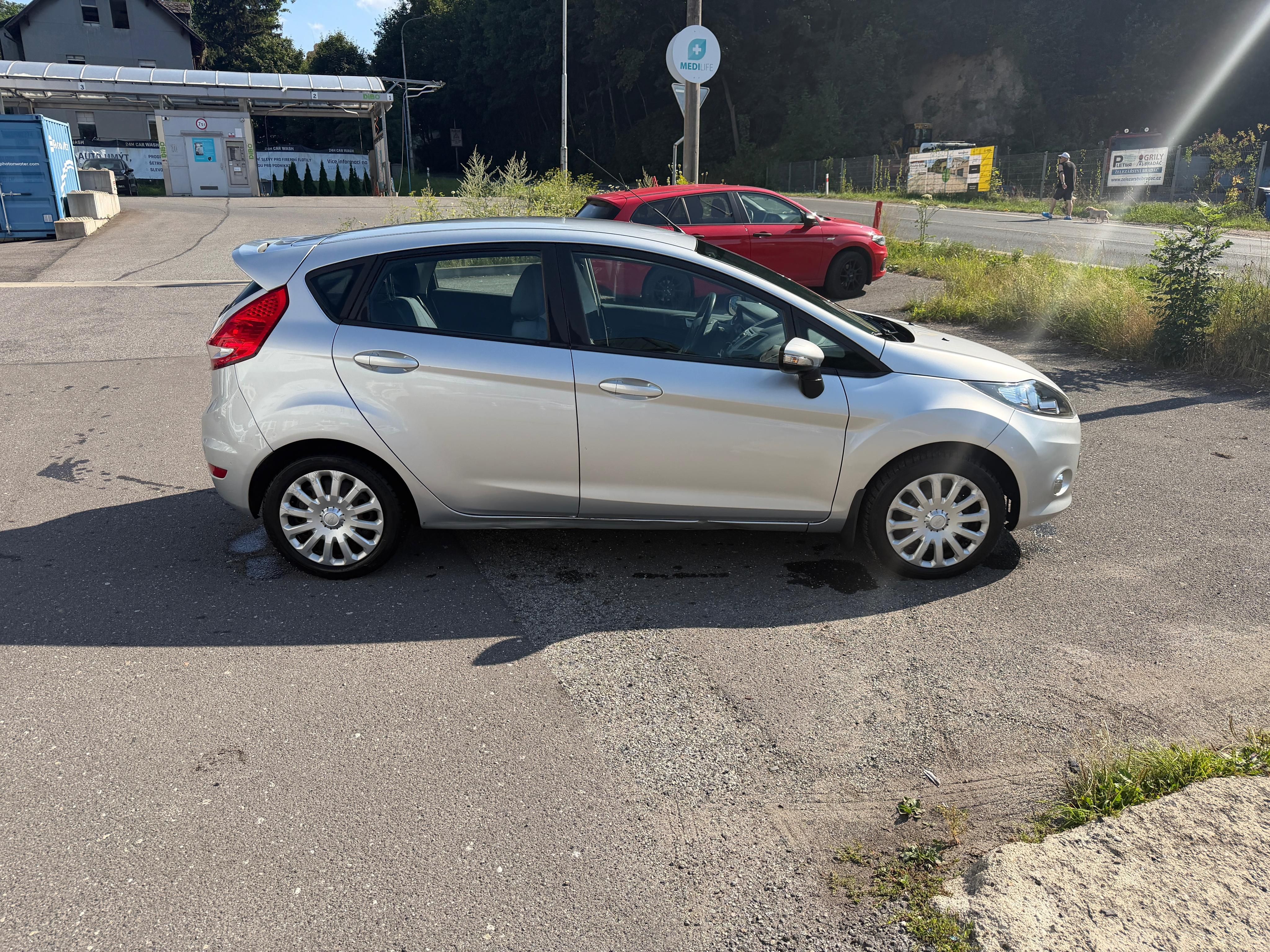 Ford Fiesta, 44kw,klimatizace - fotka 4