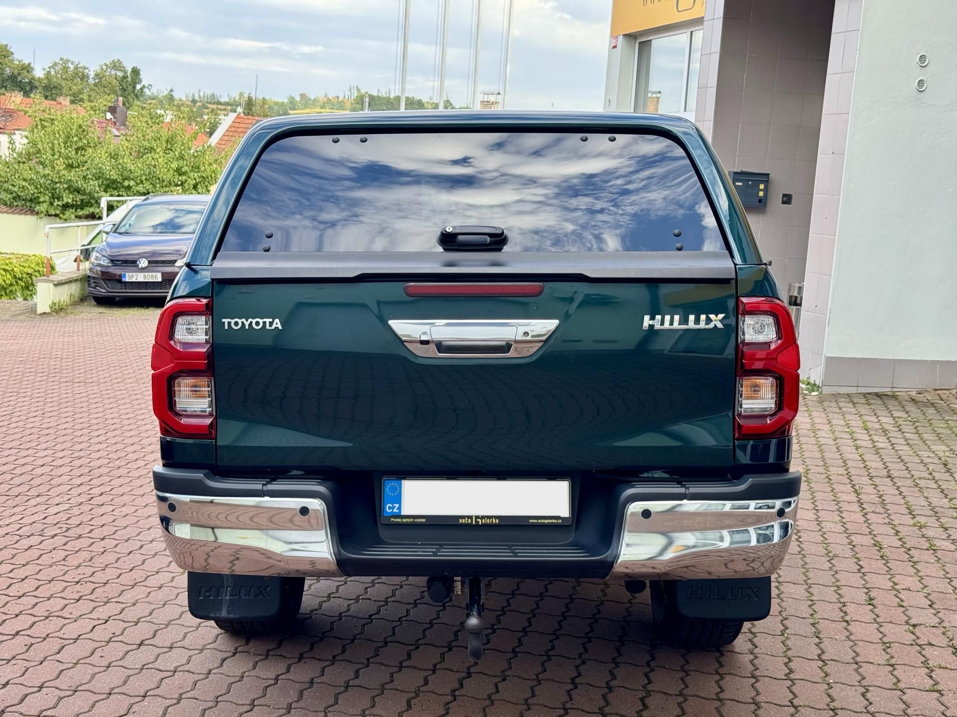 Toyota Hilux, 2.8 automat Executive - fotka 6