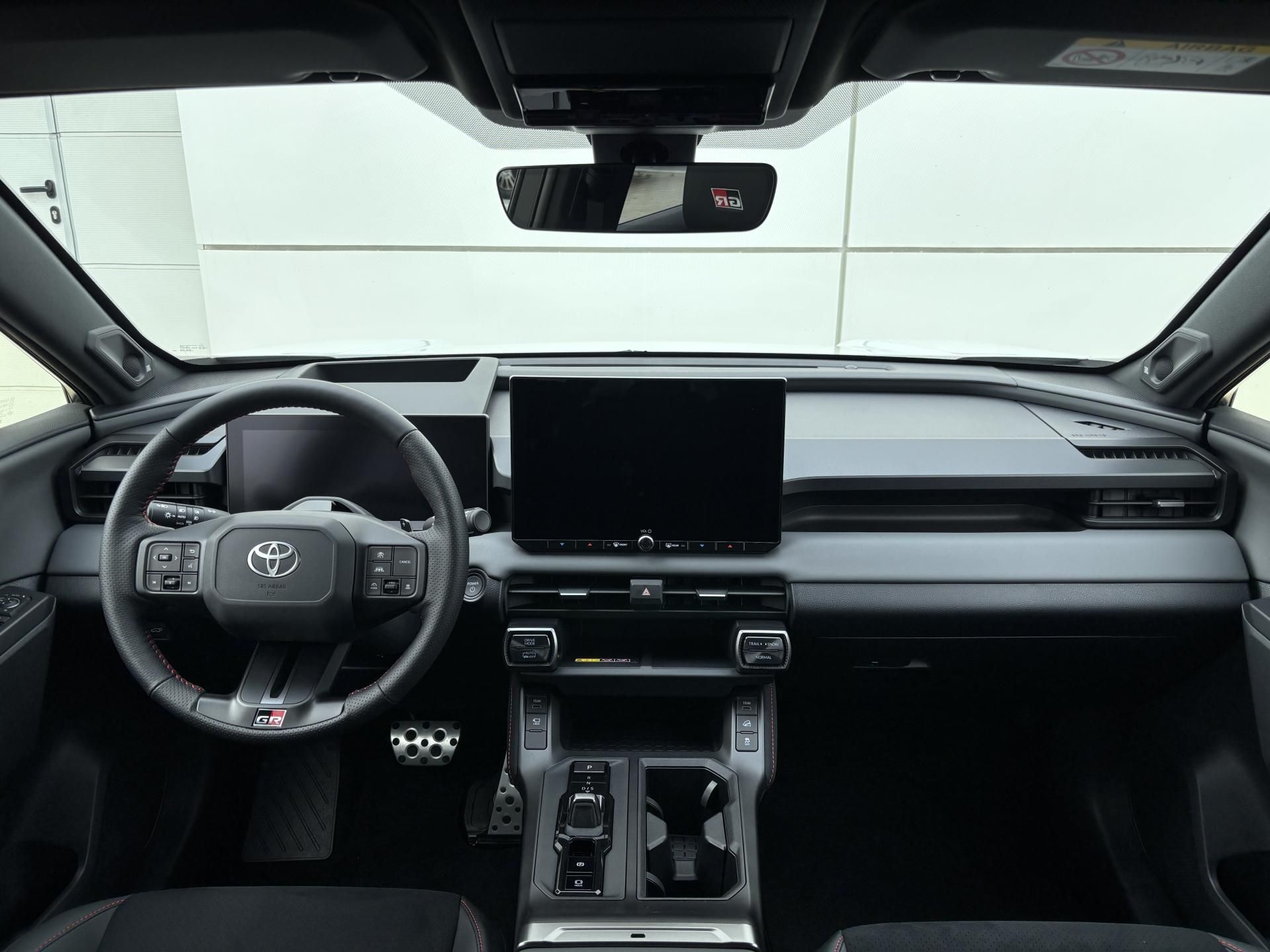 Toyota Rav4, GR SPORT 2,5 HEV 4X4 AT - fotka 5