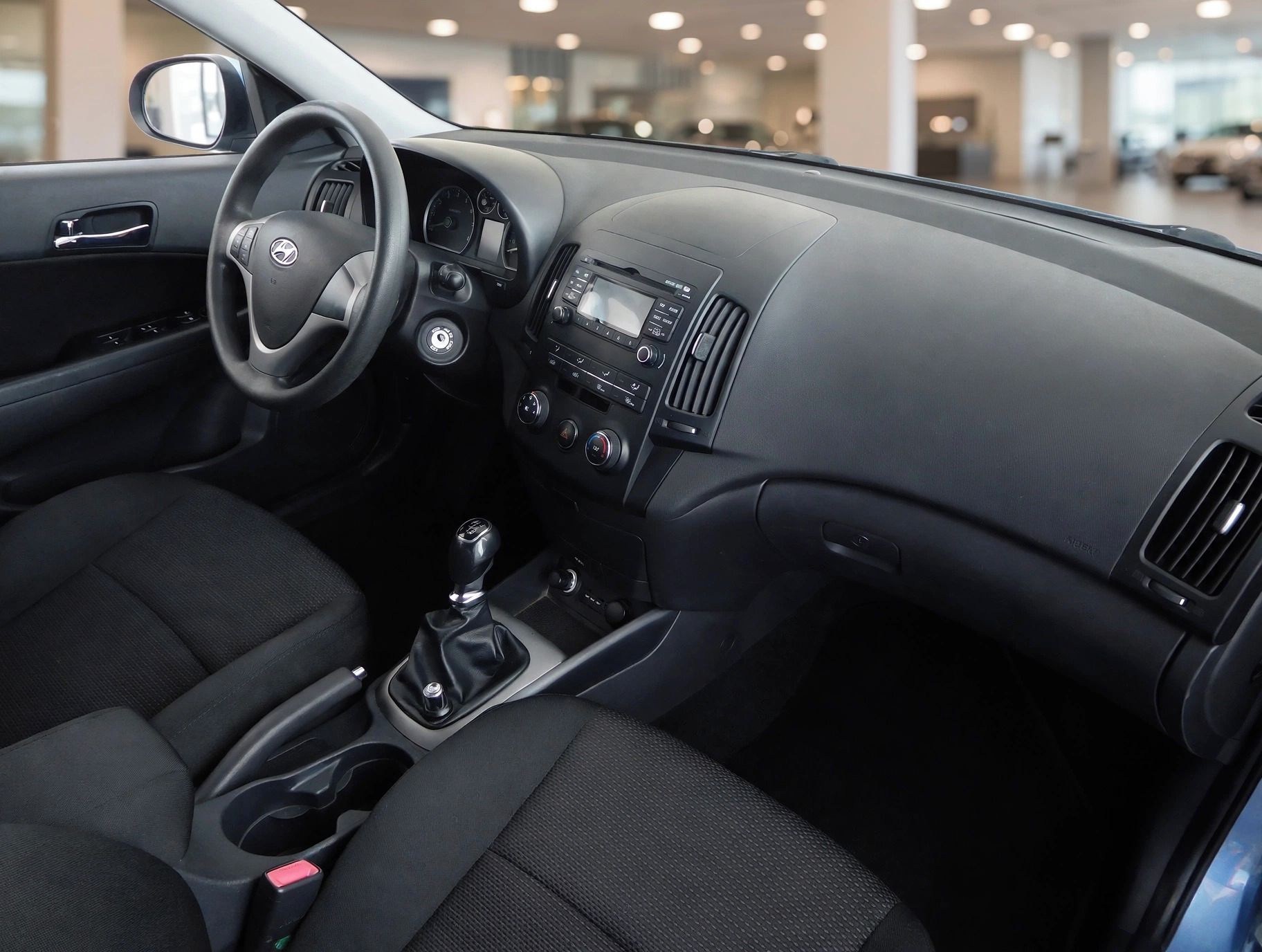 Hyundai i30, 1.4i 16V, 80 kW, Klima, ČR - fotka 5