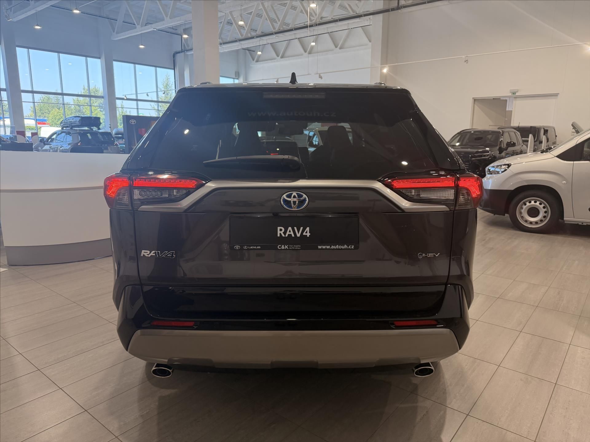 Toyota Rav4, 2,5 Selection  2.5 Hybrid 218k - fotka 4