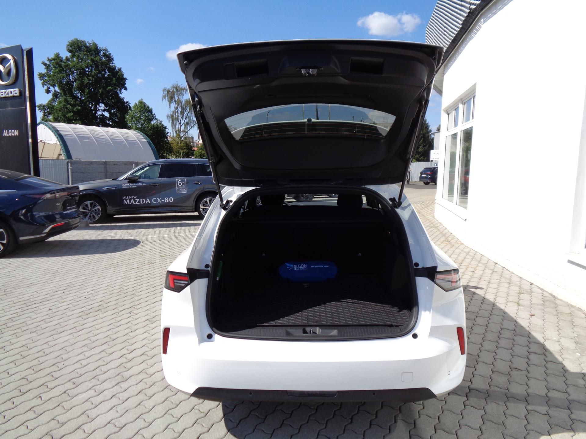 Opel Astra, 1,2T SportsTourer,Edition,Komf - fotka 6