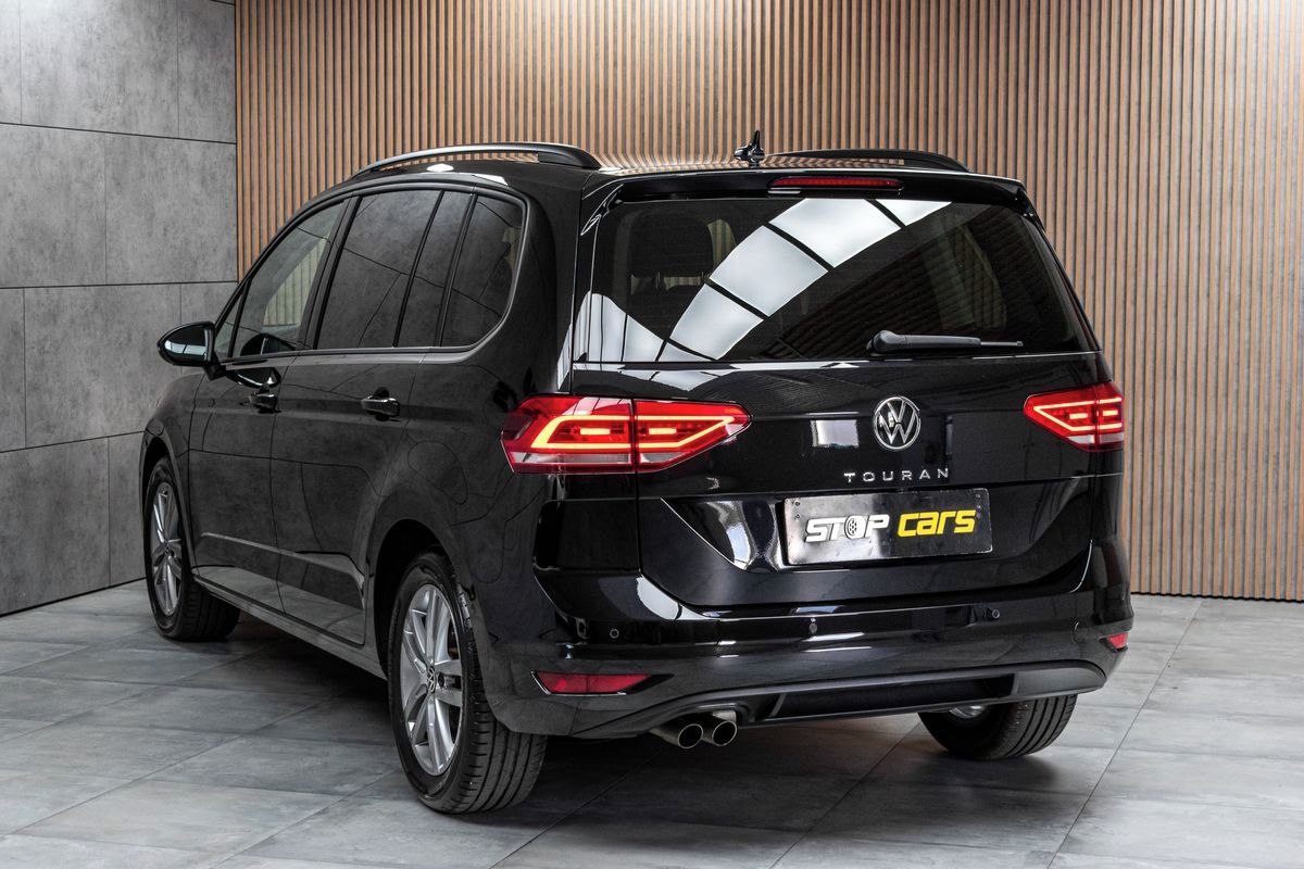 Volkswagen Touran, 2.0TDI DSG*TAŽNÉ*7.MÍST*ČR 1.M - fotka 4