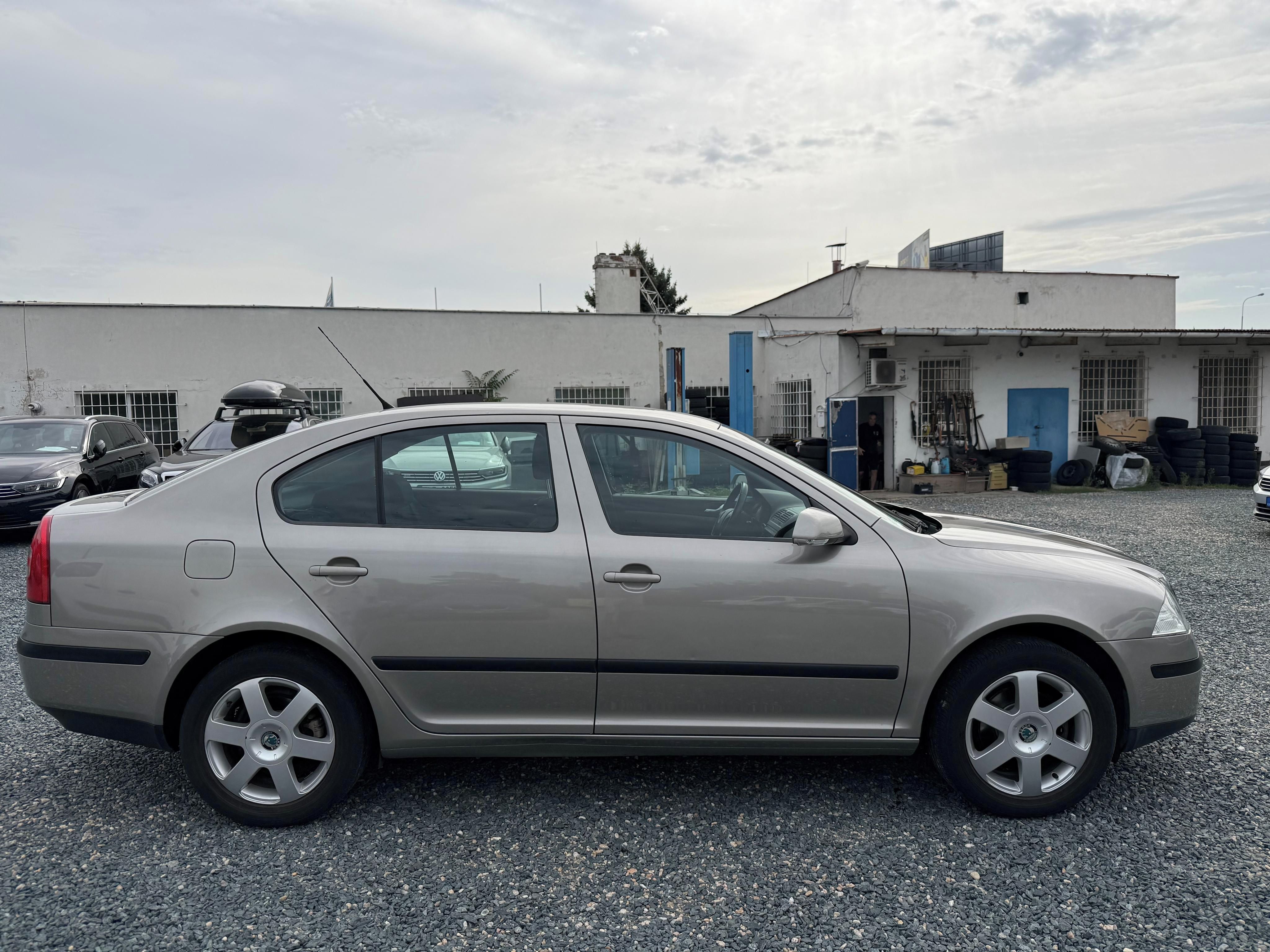 Škoda Octavia, 1.6 MPi 75Kw 1-Majitel Top! - fotka 2