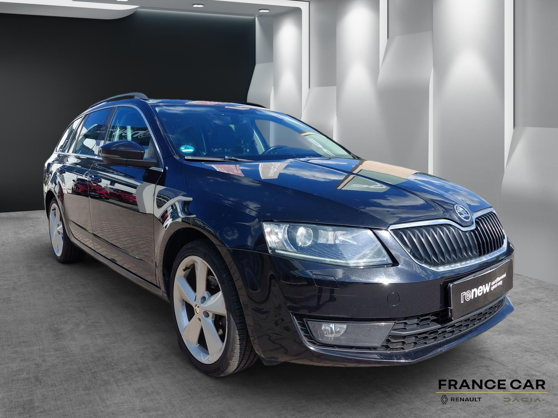 Škoda Octavia, 2,0TDi 110 kW STYLE DSG - fotka 3