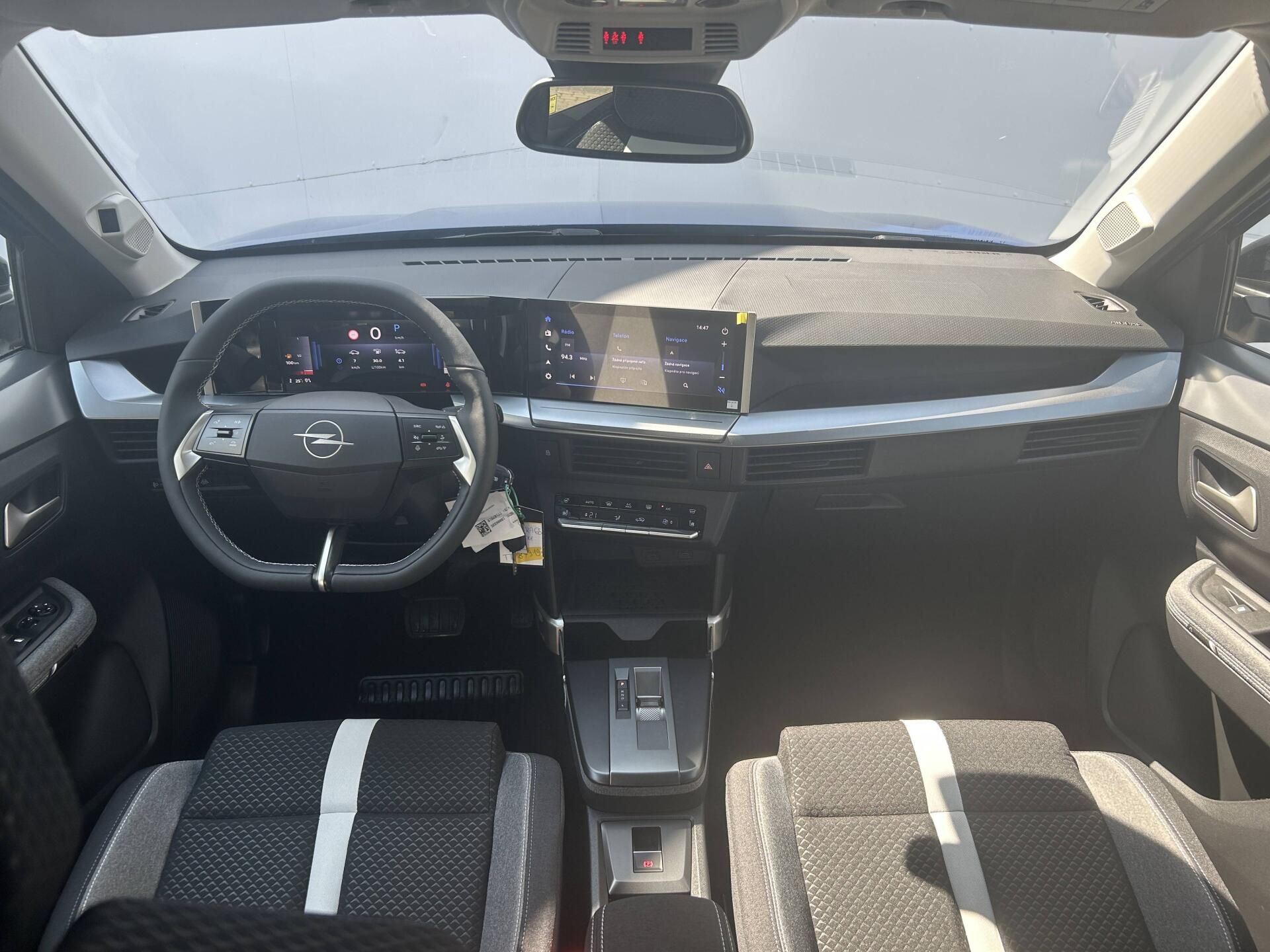 Opel Frontera, GS Hybrid 1,2 TURBO - fotka 6