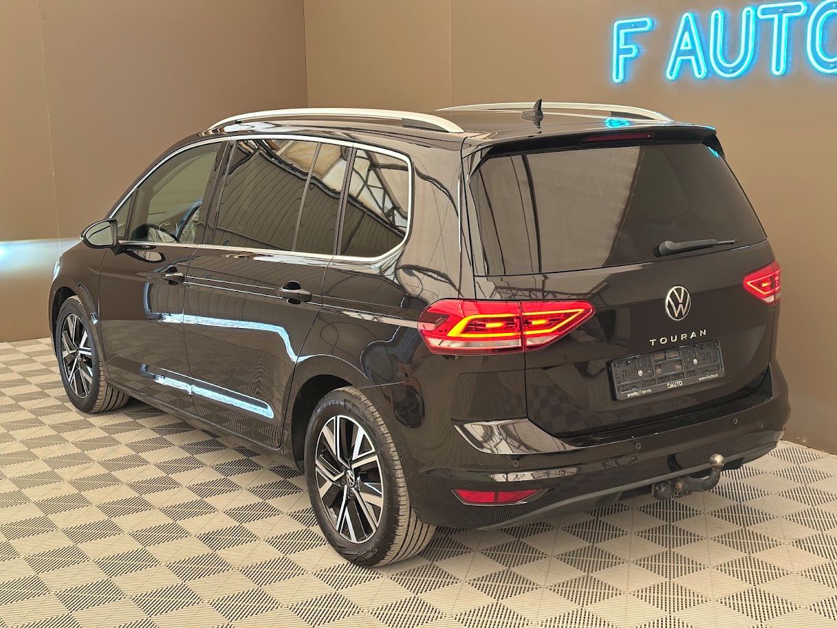 Volkswagen Touran, 2.0 TDi SCR Highline - fotka 4