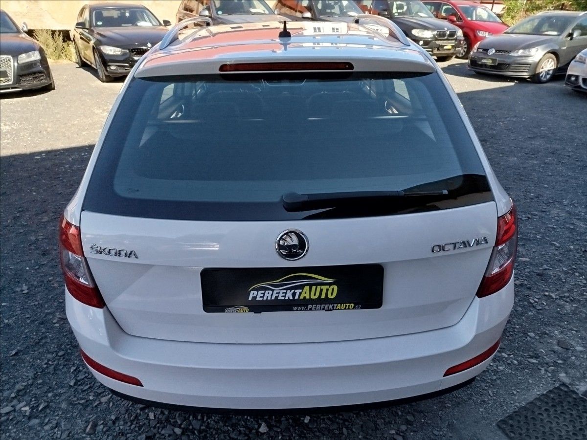 Škoda Octavia, 1,6 TDi 77kW, Klima, Tempomat - fotka 5