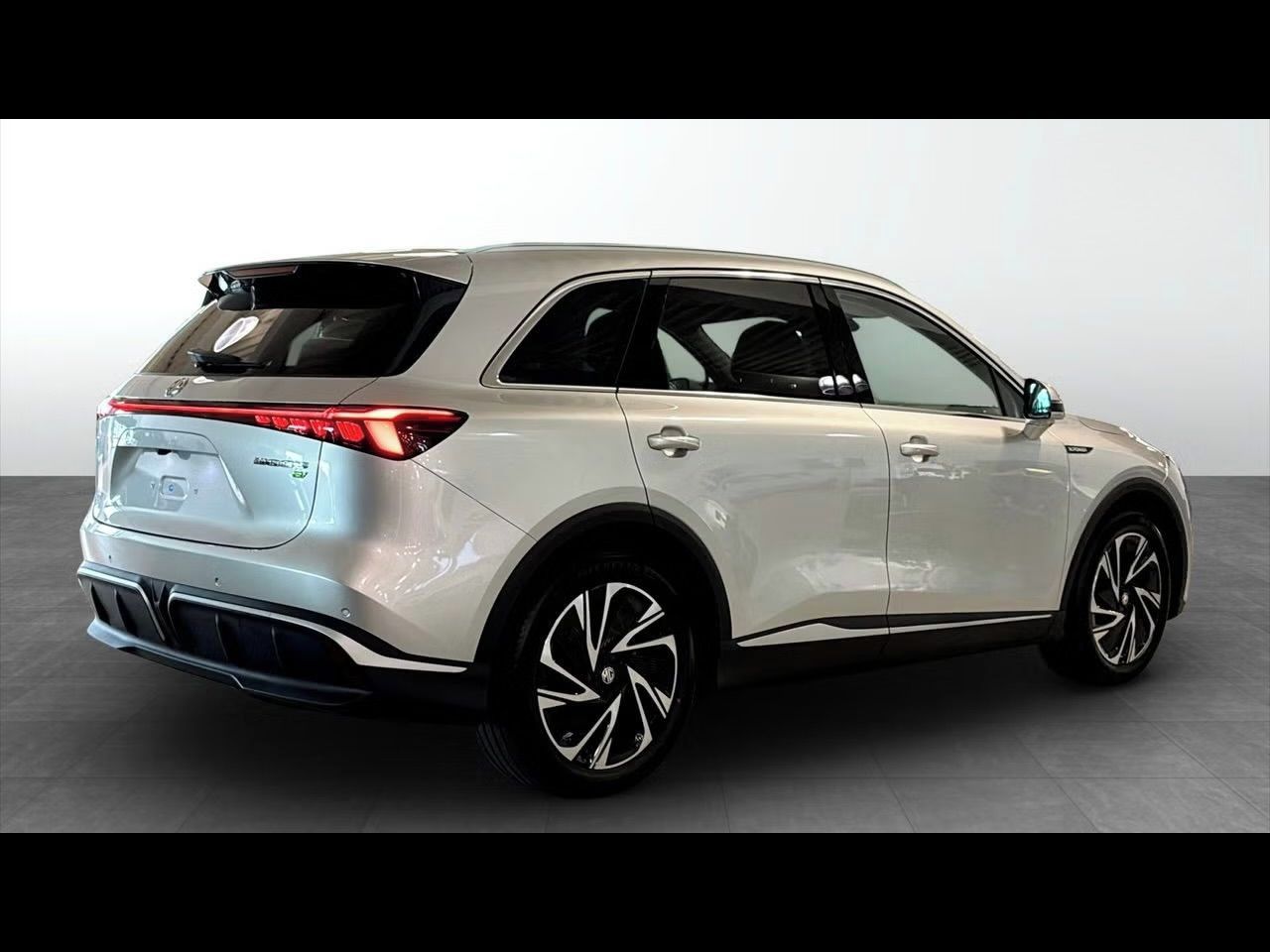 MG, S6 EV, Luxury AWD, TOP CENA - fotka 4