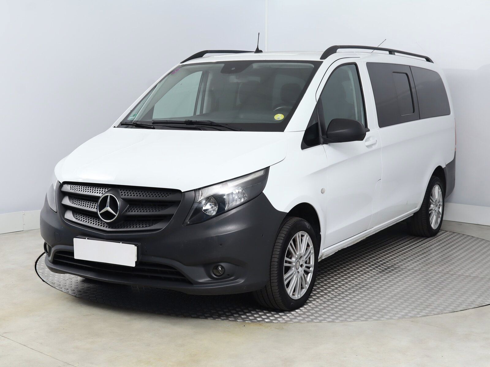 Mercedes-Benz Vito, 114 CDI, 4x4, Tourer/L, 5 míst - fotka 2