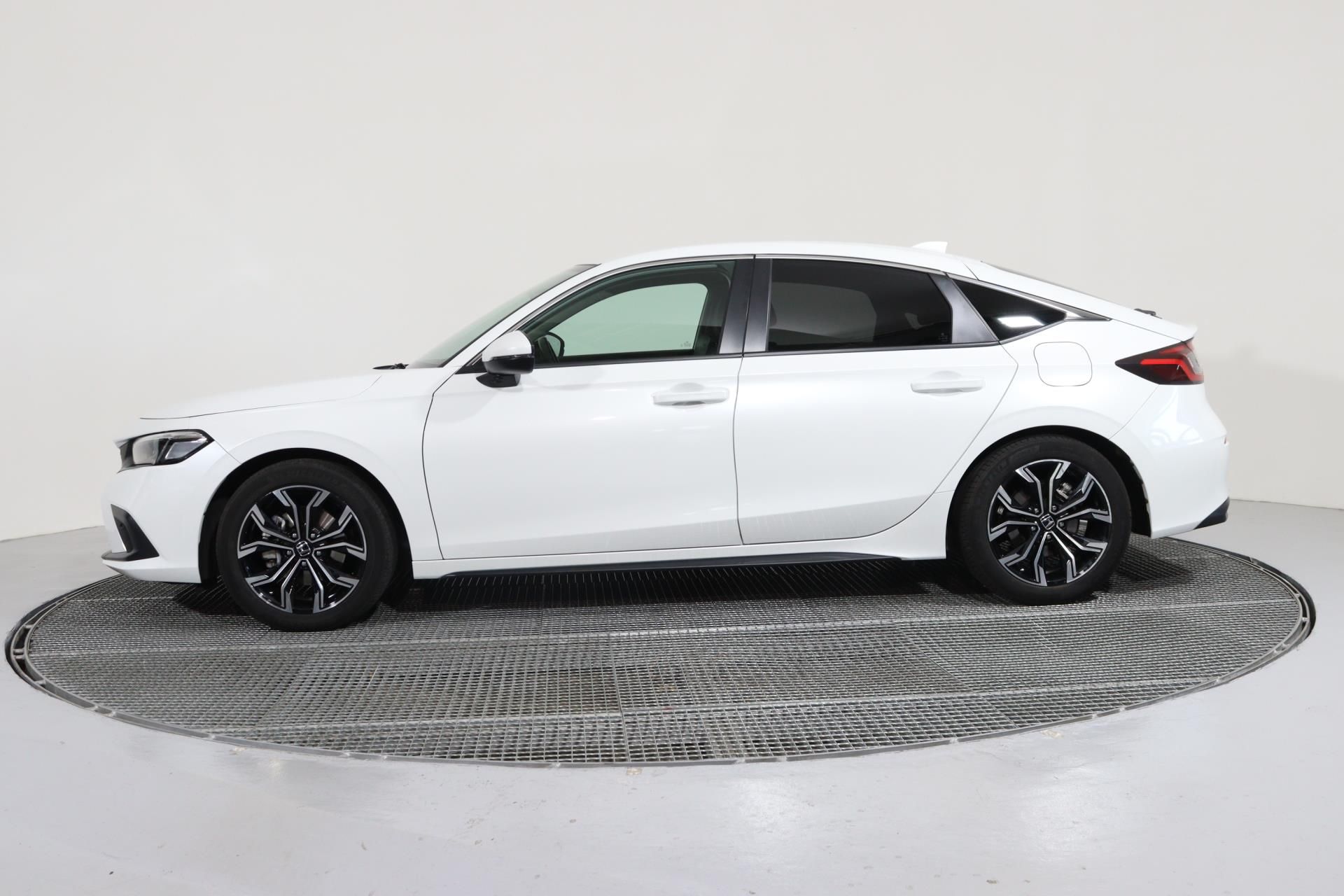 Honda Civic, 2,0 i-MMD ELEGANCE/ TAŽNÉ Z.,N - fotka 3