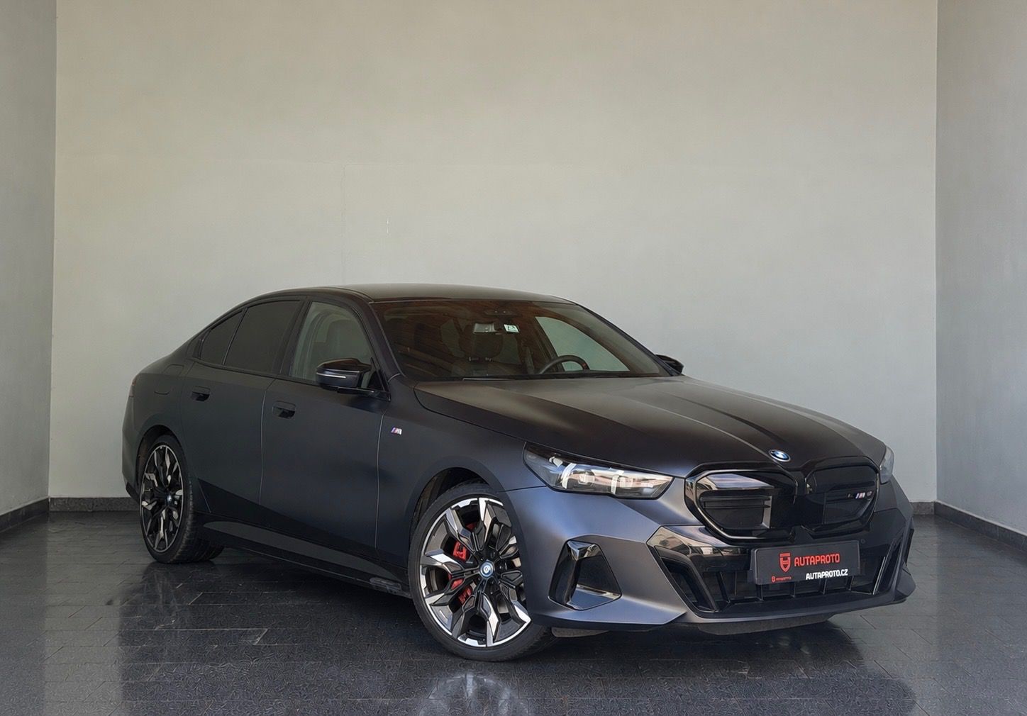 BMW i5, M60-xD-600PS-360-HUD-H&K-PANO - fotka 4