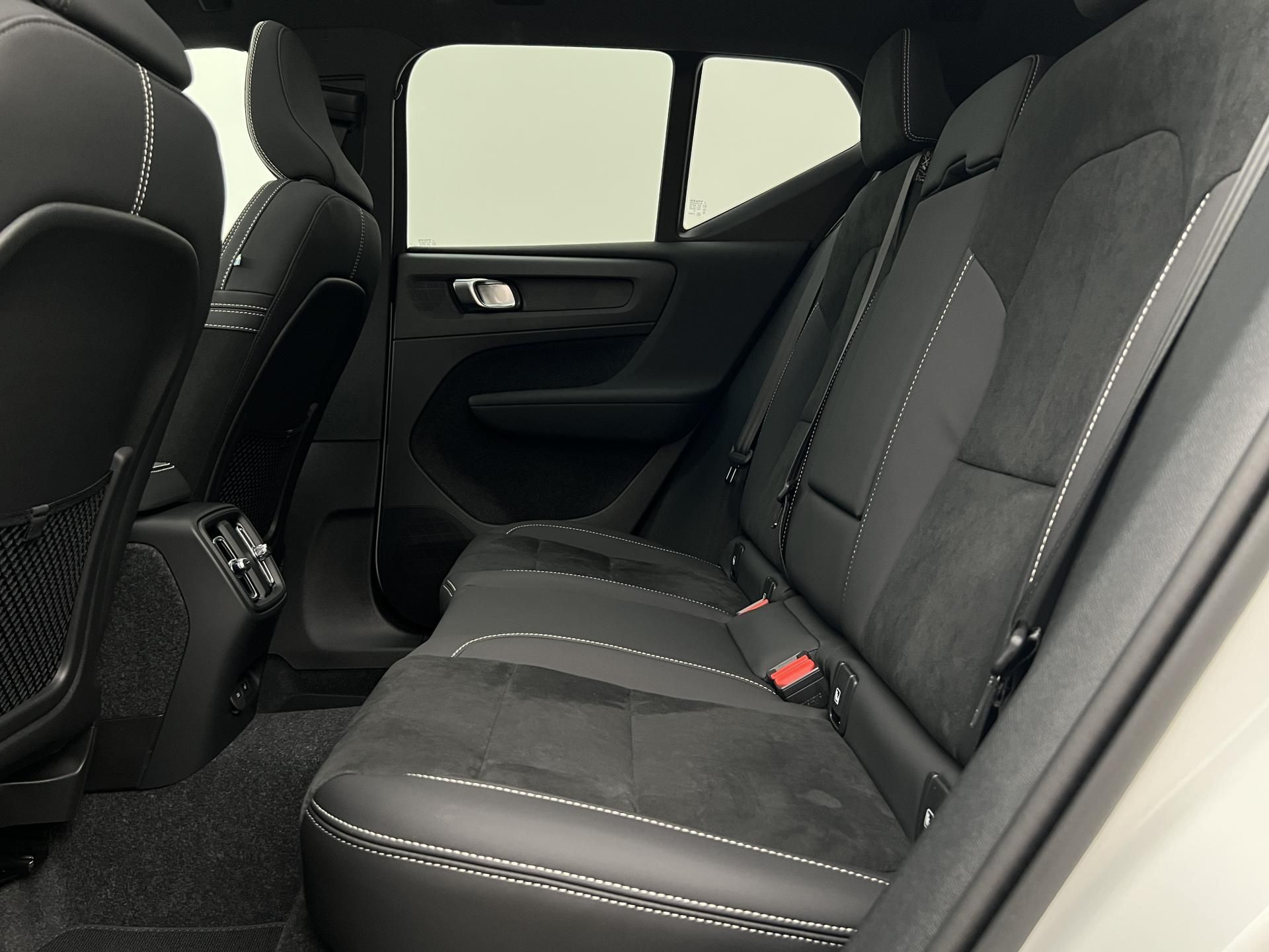 Volvo EX40, TWIN AWD BLACK EDITION ULTRA - fotka 5