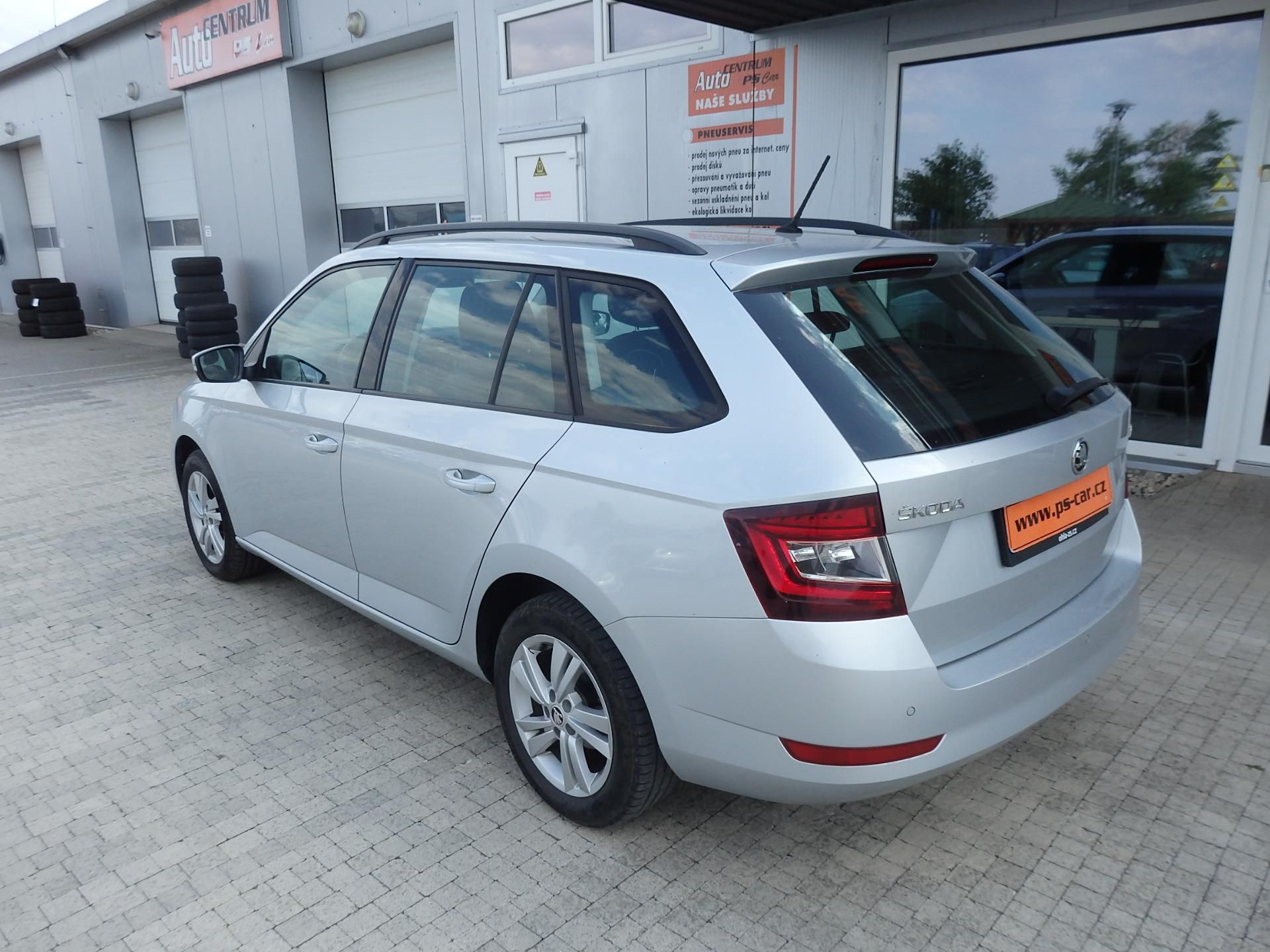 Škoda Fabia, COMBI 1,0 DIGI KLIMA,SERVIS KN - fotka 5