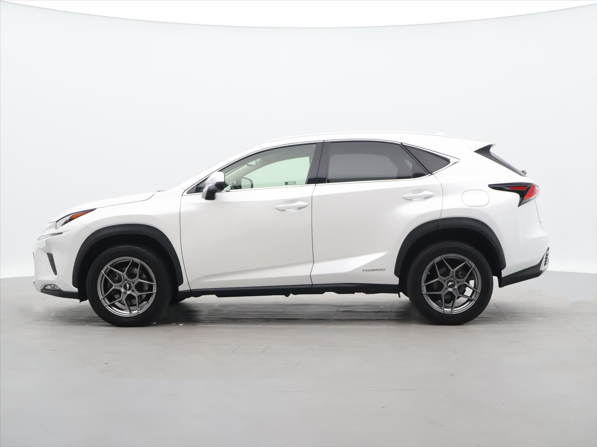 Lexus NX 300h, 2,5 145 kW 4WD Prestige - fotka 4